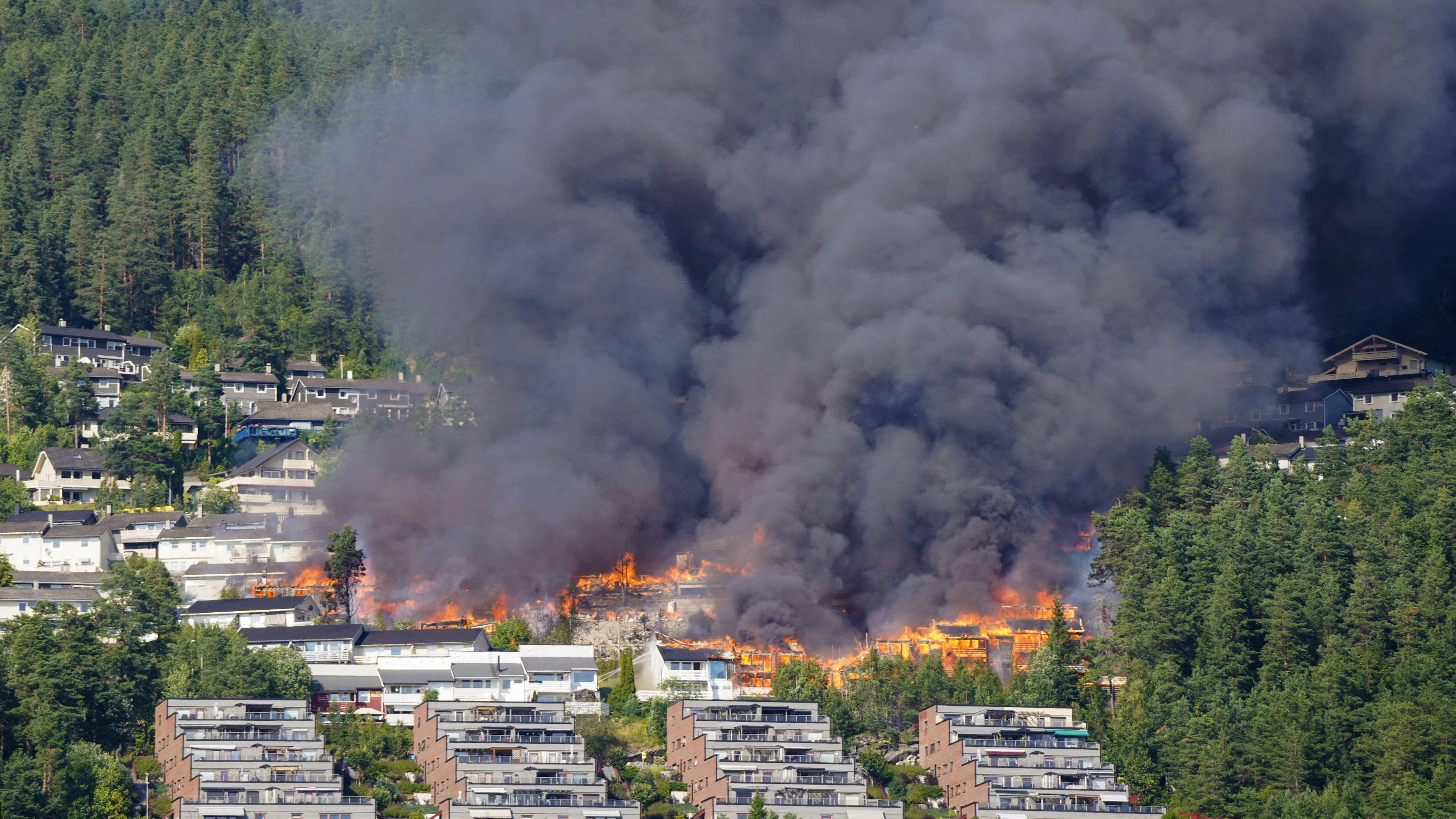 Norvège : un incendie détruit plus d'une centaine de logements
