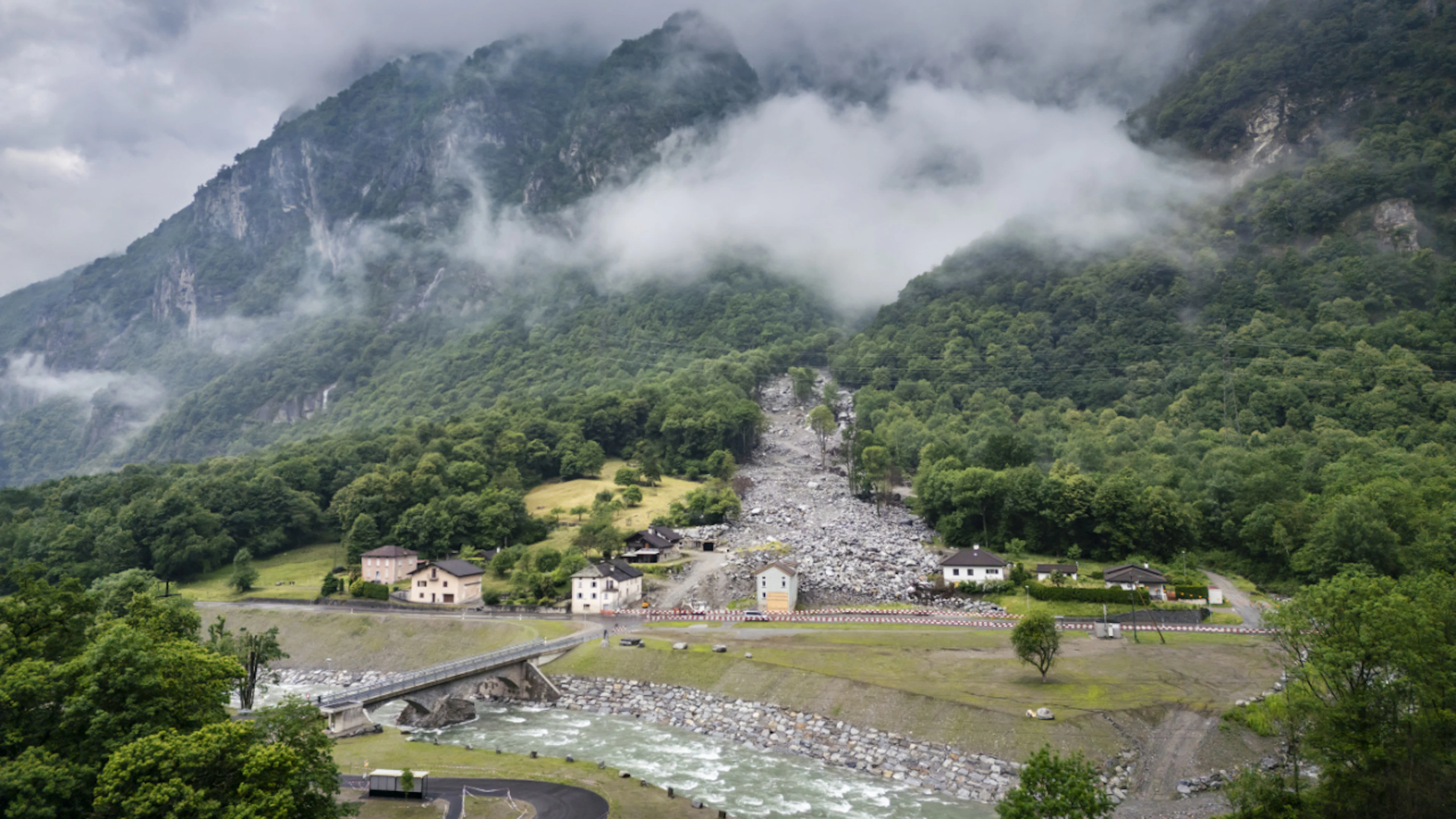 La frazione di Sorte, fortemente danneggiata dall'alluvione del 21 giugno 2024, include alcune abitazioni attualmente in disuso a causa dei rischi ancora presenti. (immagine d'archivio)