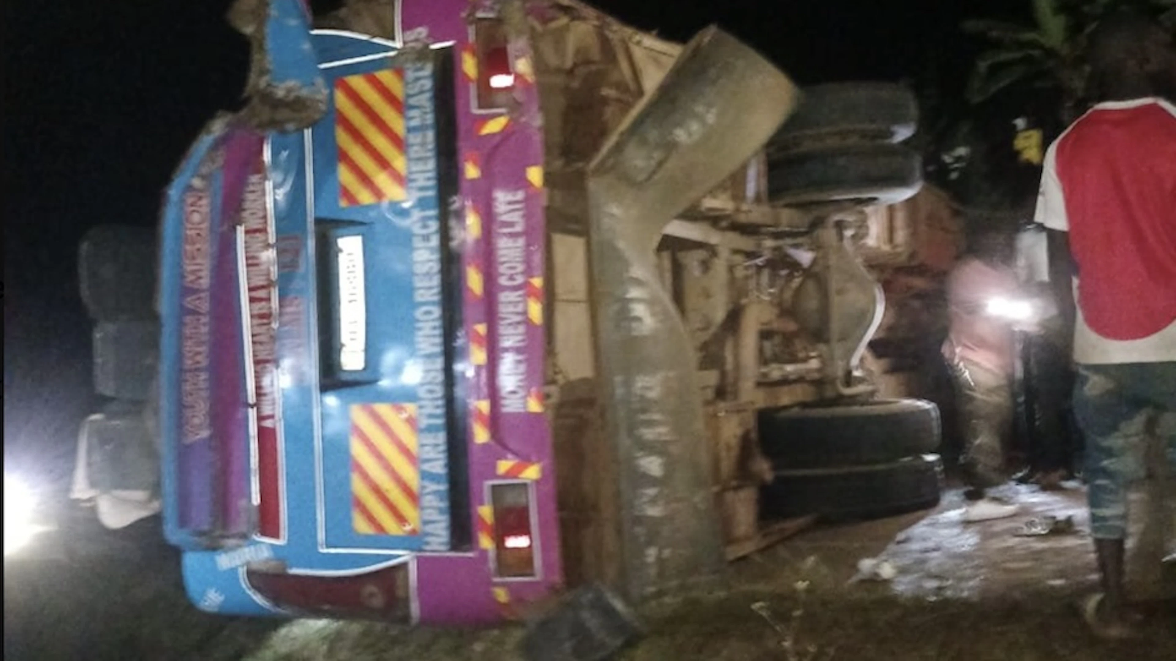 Ouganda : le bilan d'un accident de car scolaire monte à 24 morts