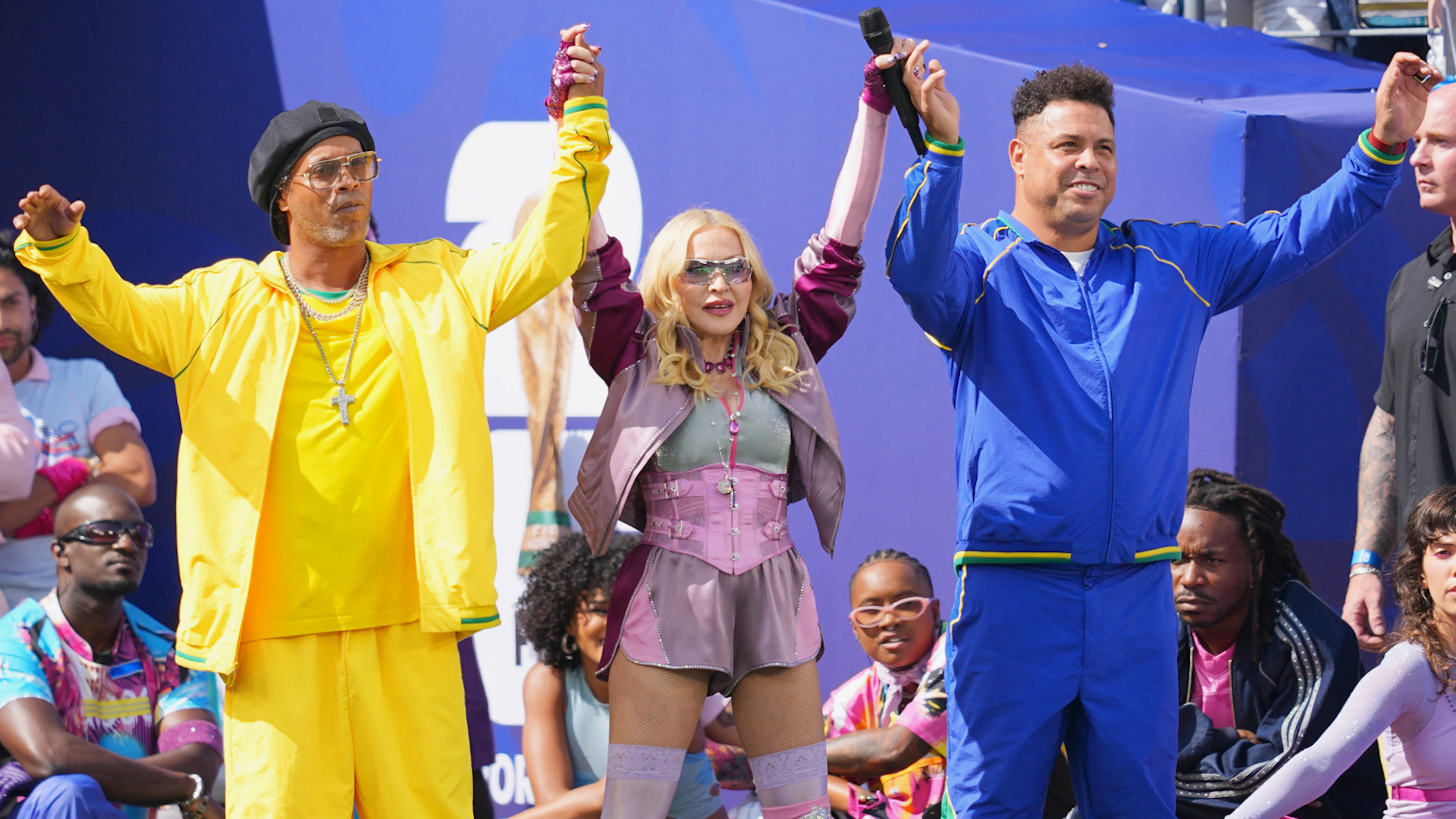 De Tom Cruise à Madonna, les stars mettent la touche finale au Mondial