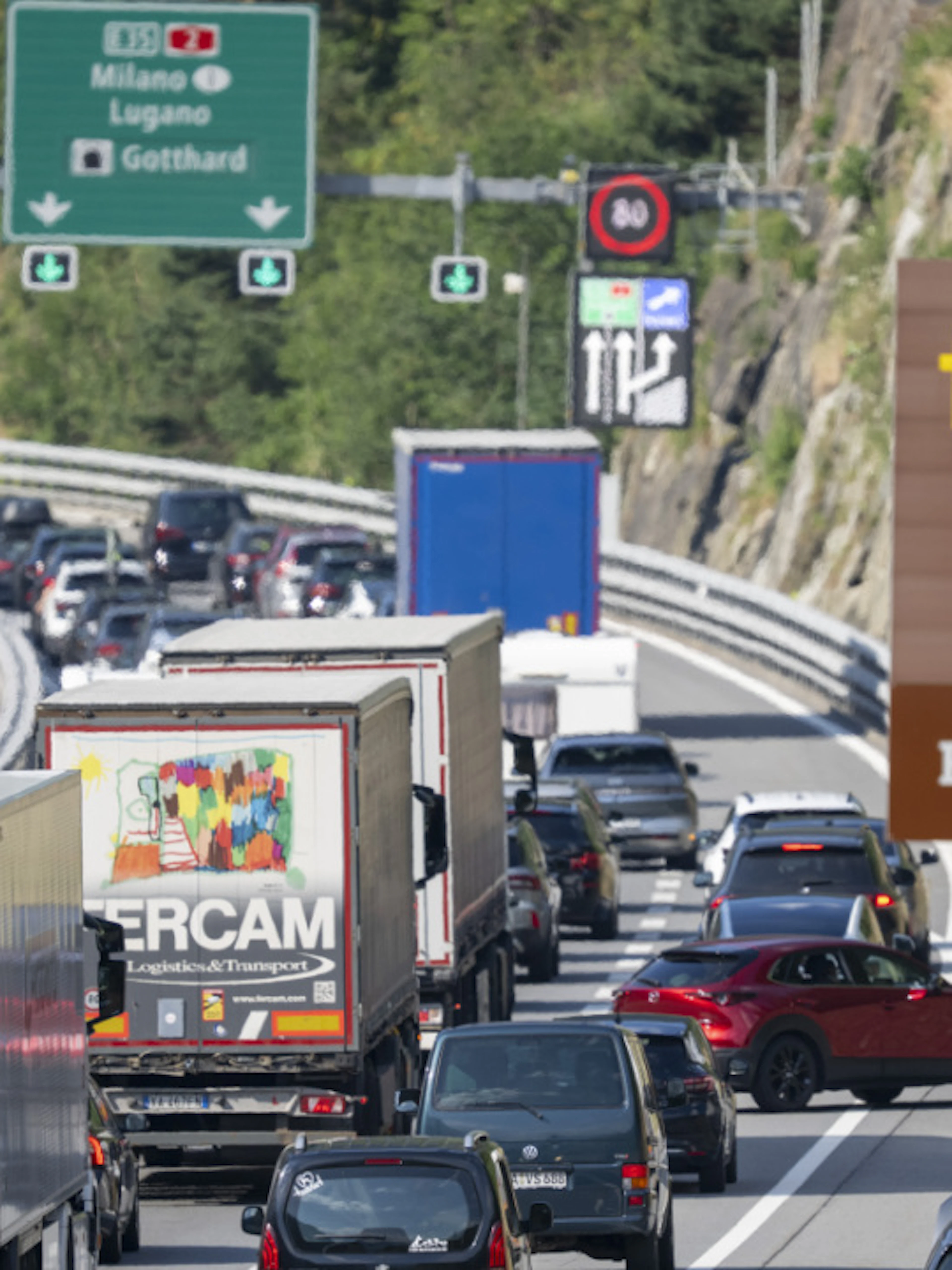 Bouchon de 10 km au tunnel du Gothard