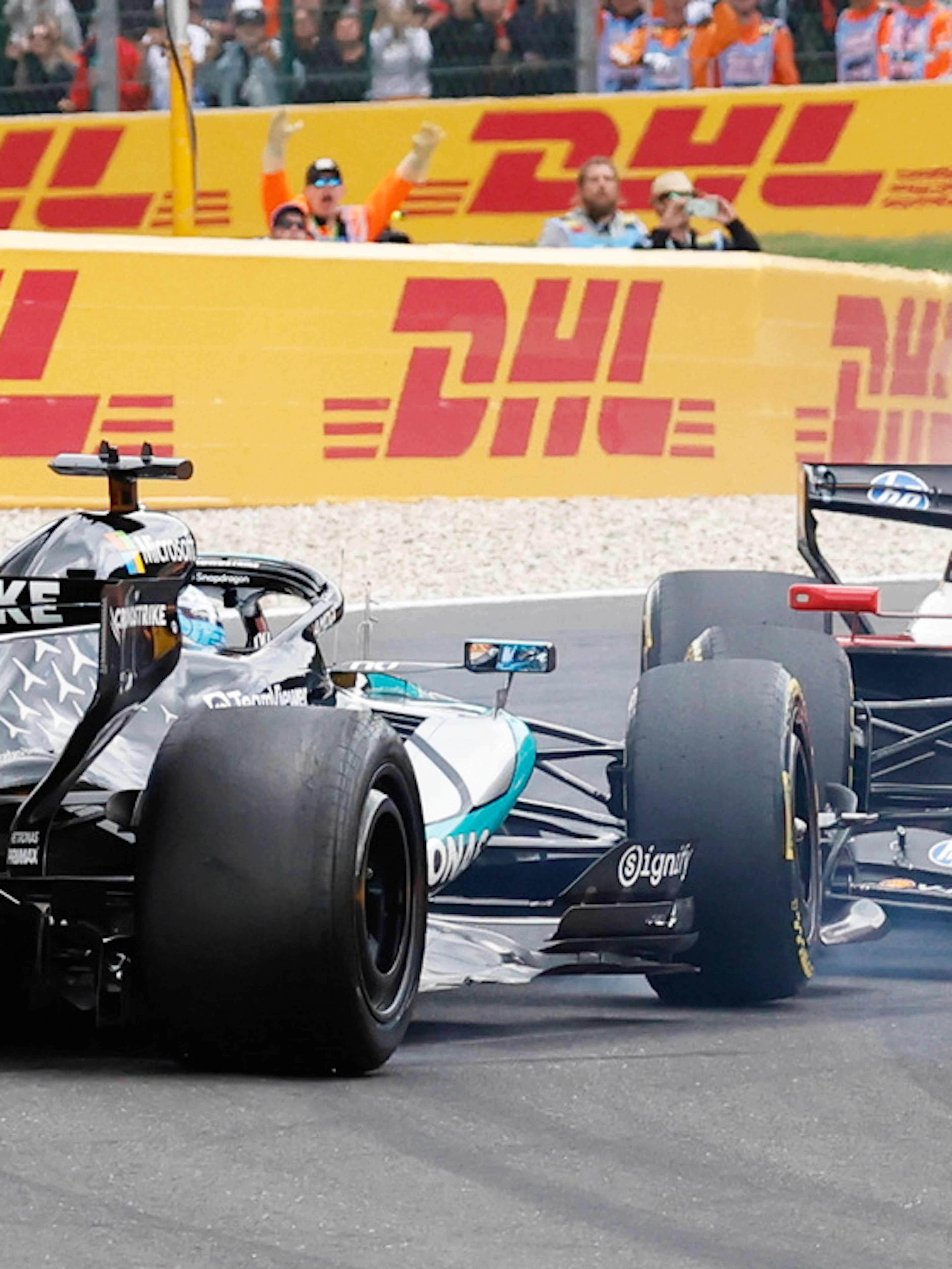 Antonelli à nouveau au sommet à Spa, Hamilton provoque un accident