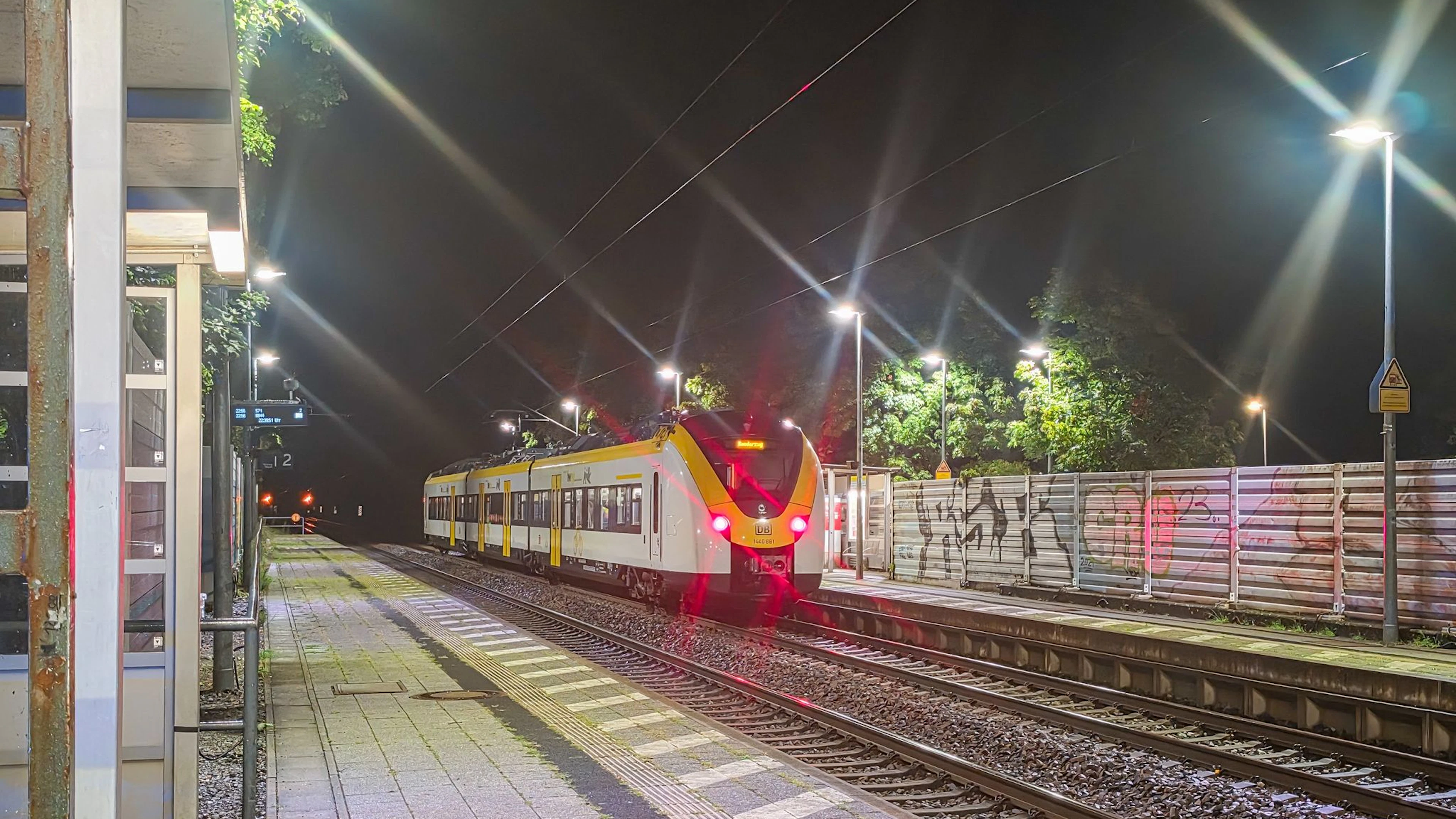 Comment un agent de la Deutsche Bahn a-t-il été éjecté d'un train en marche ?
