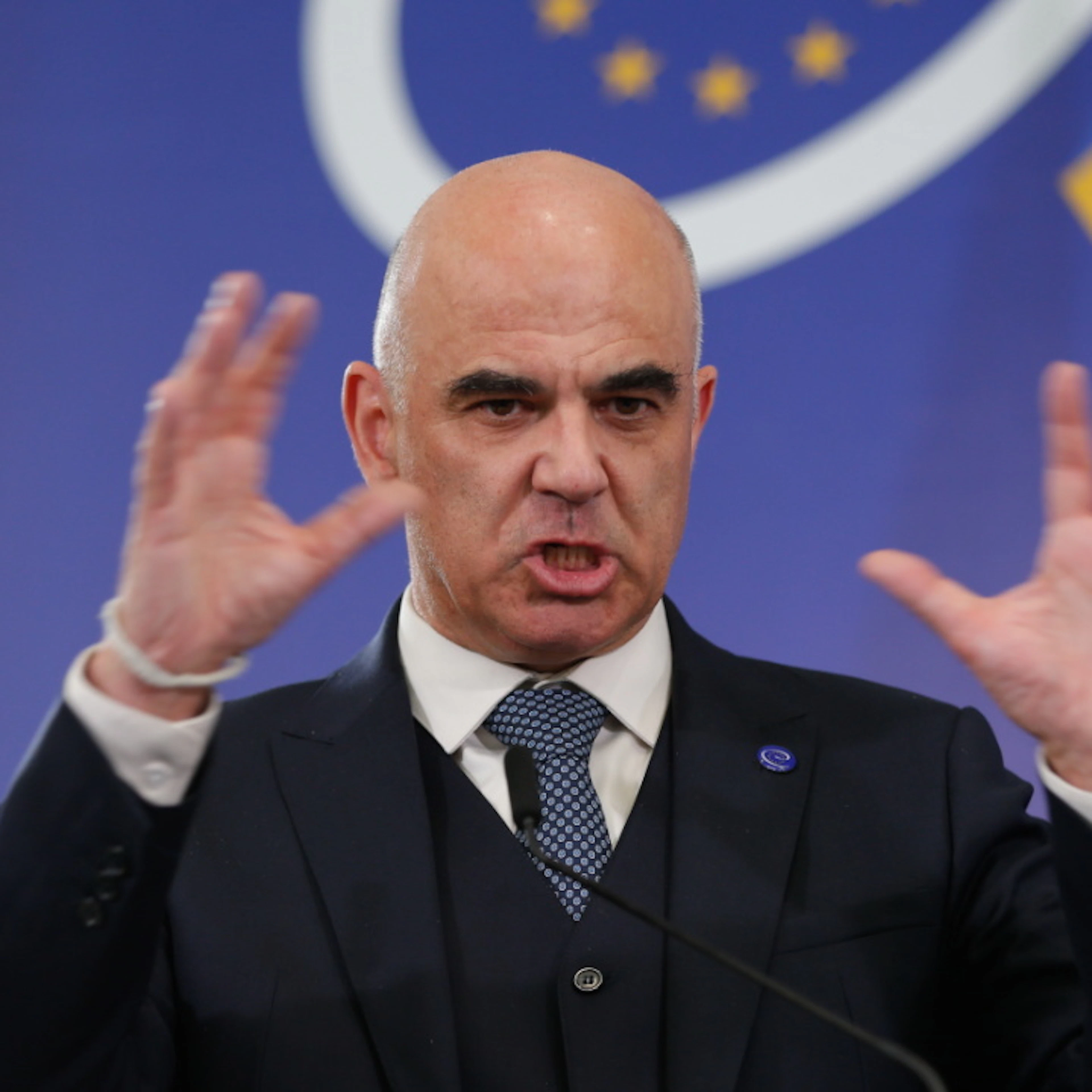 «Crescenti pressioni politiche»