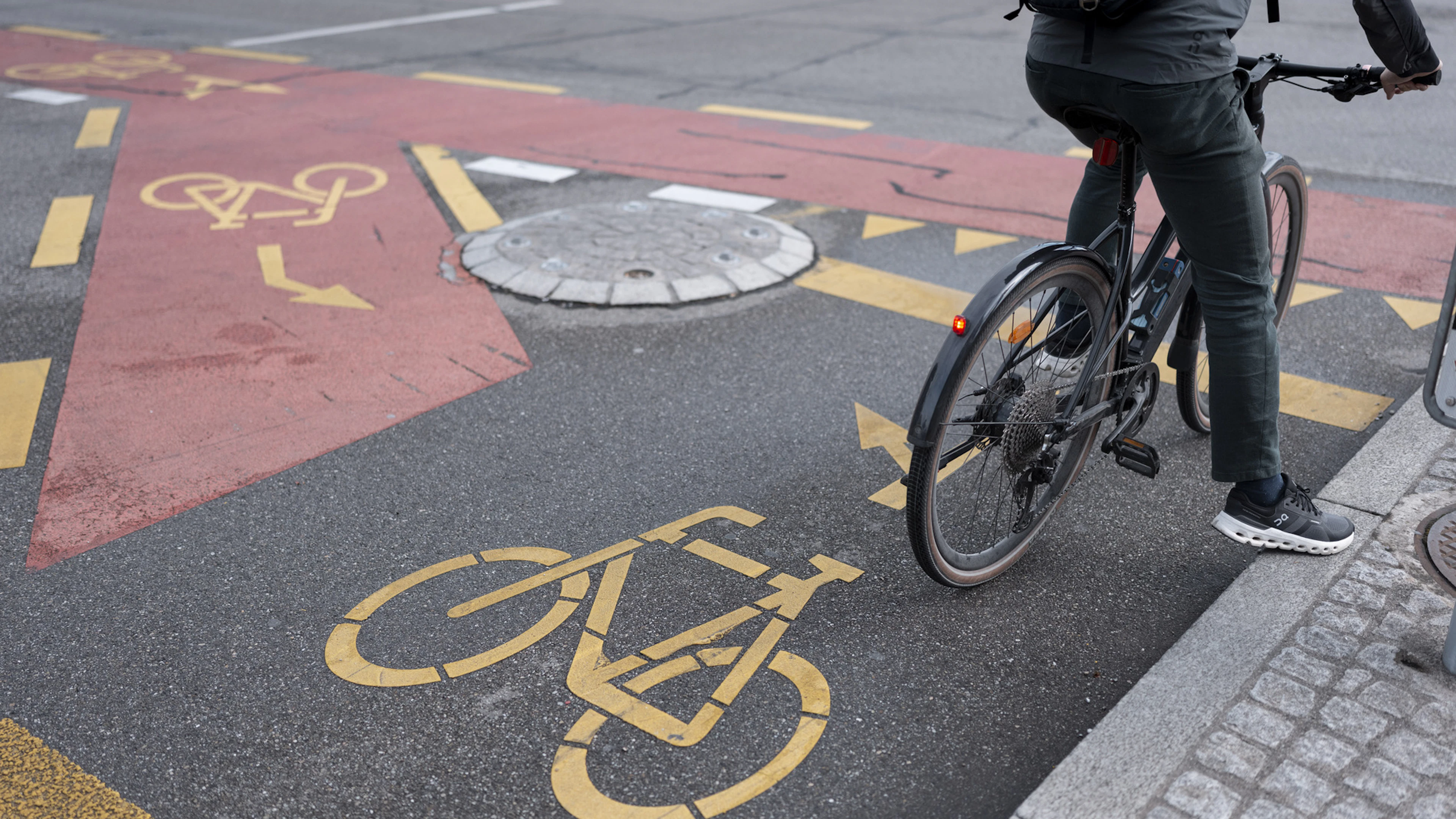 Tankstellen-Betreiber fürchtet wegen Zürcher Velo-Projekt um Existenz