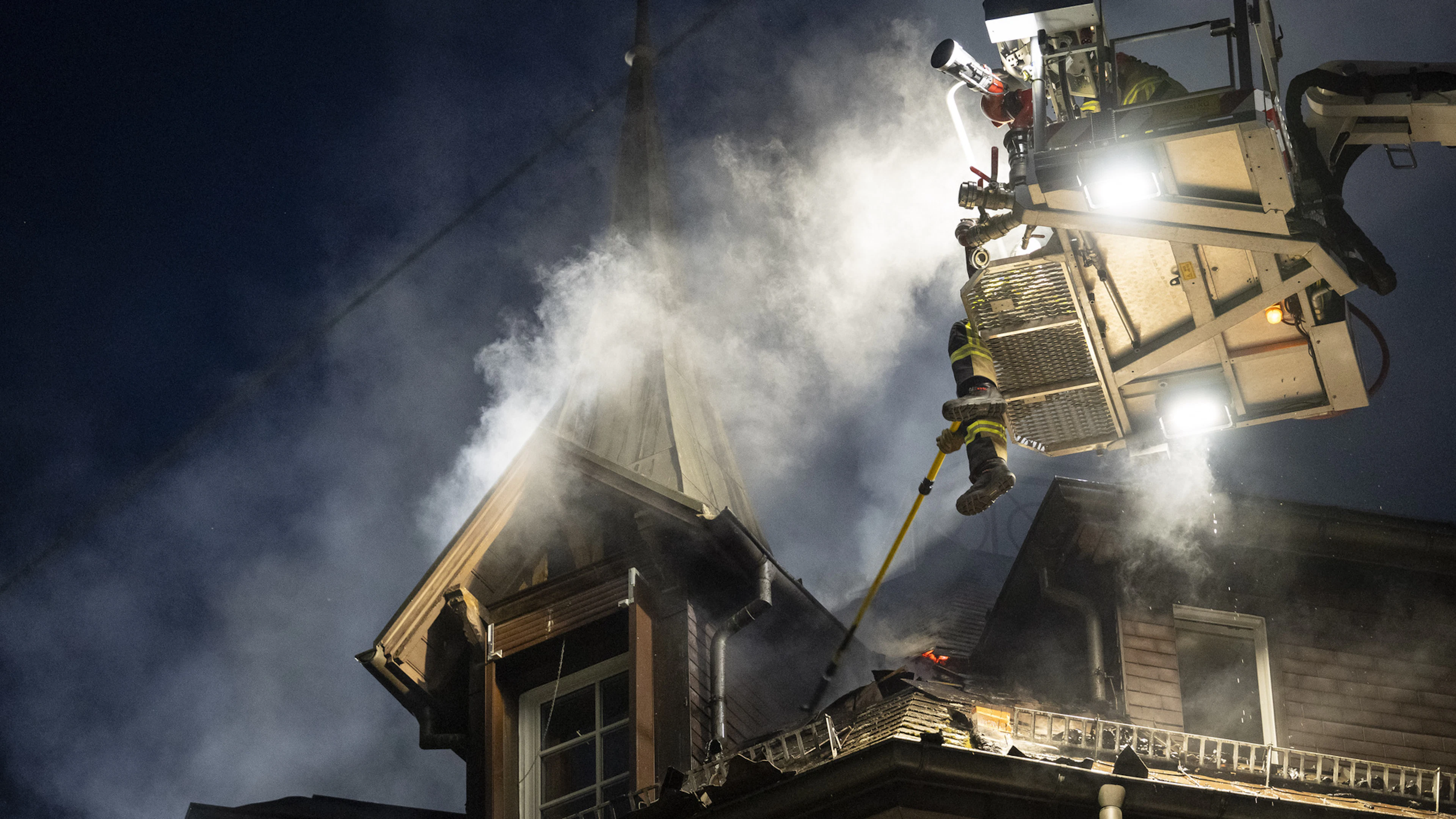 Un incendie se déclare dans les combles d'un hôtel à Lucerne