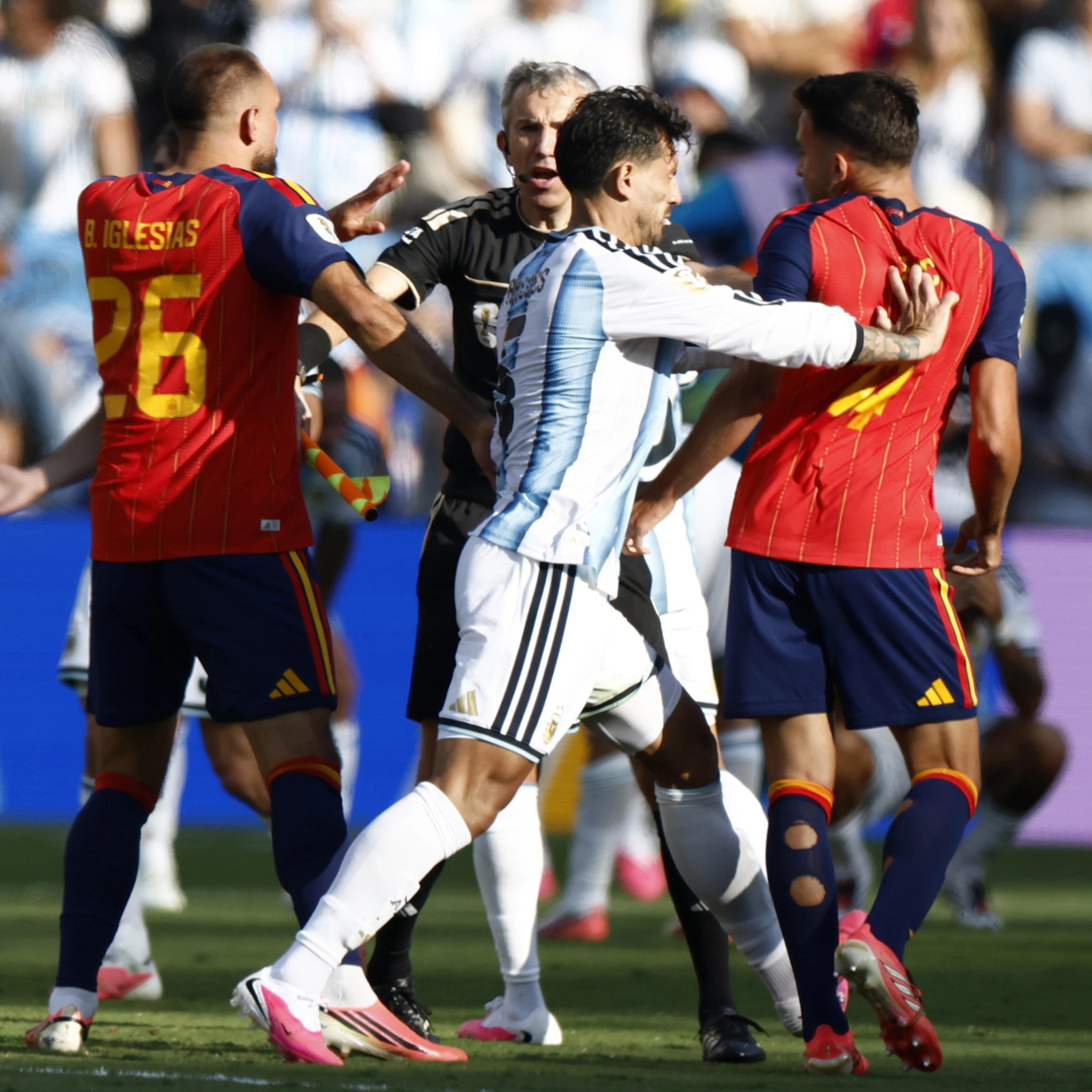 Contro Paredes e non solo