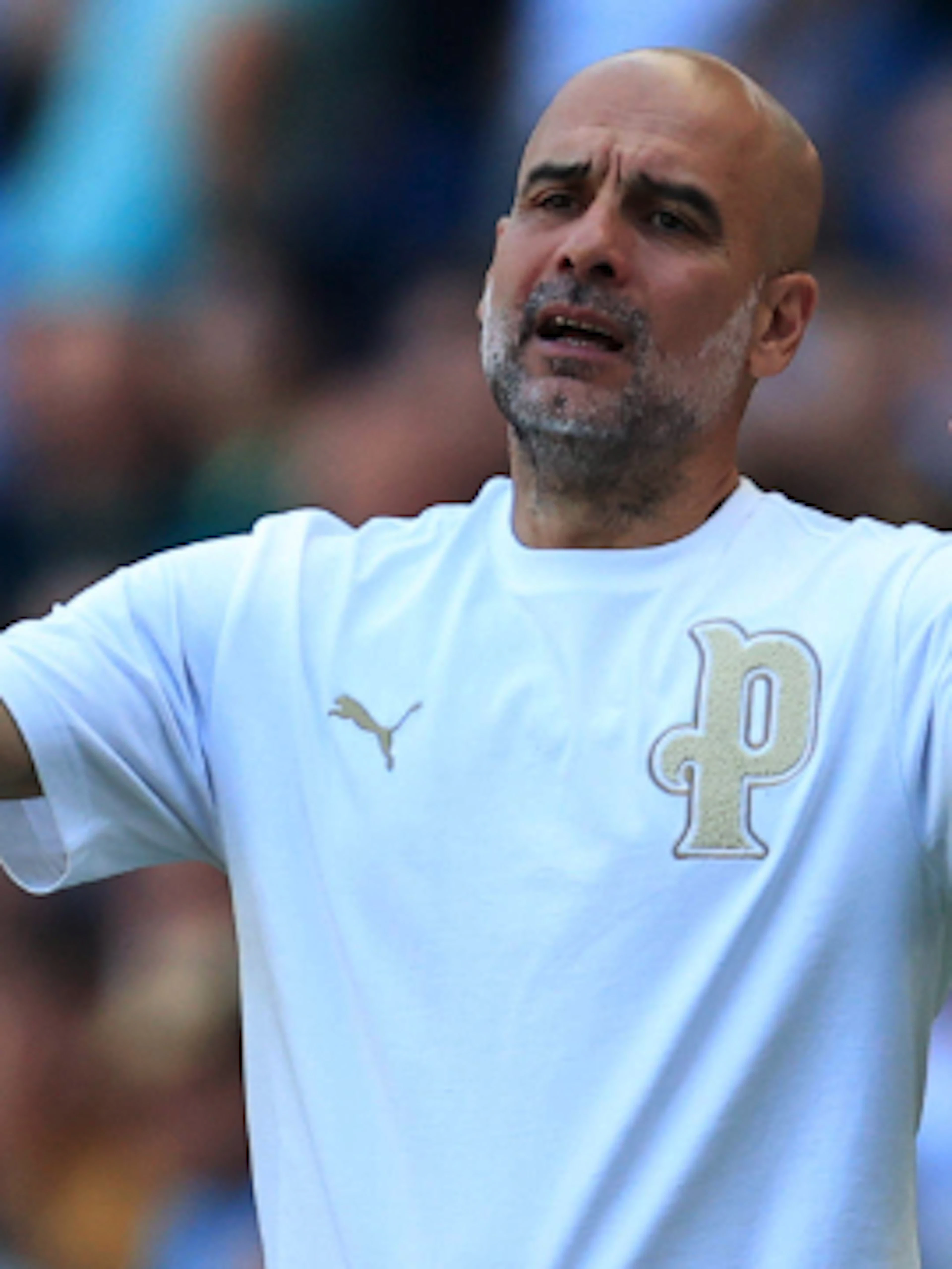 That would be a real transfer bombshell! Italy is actively courting a star coach