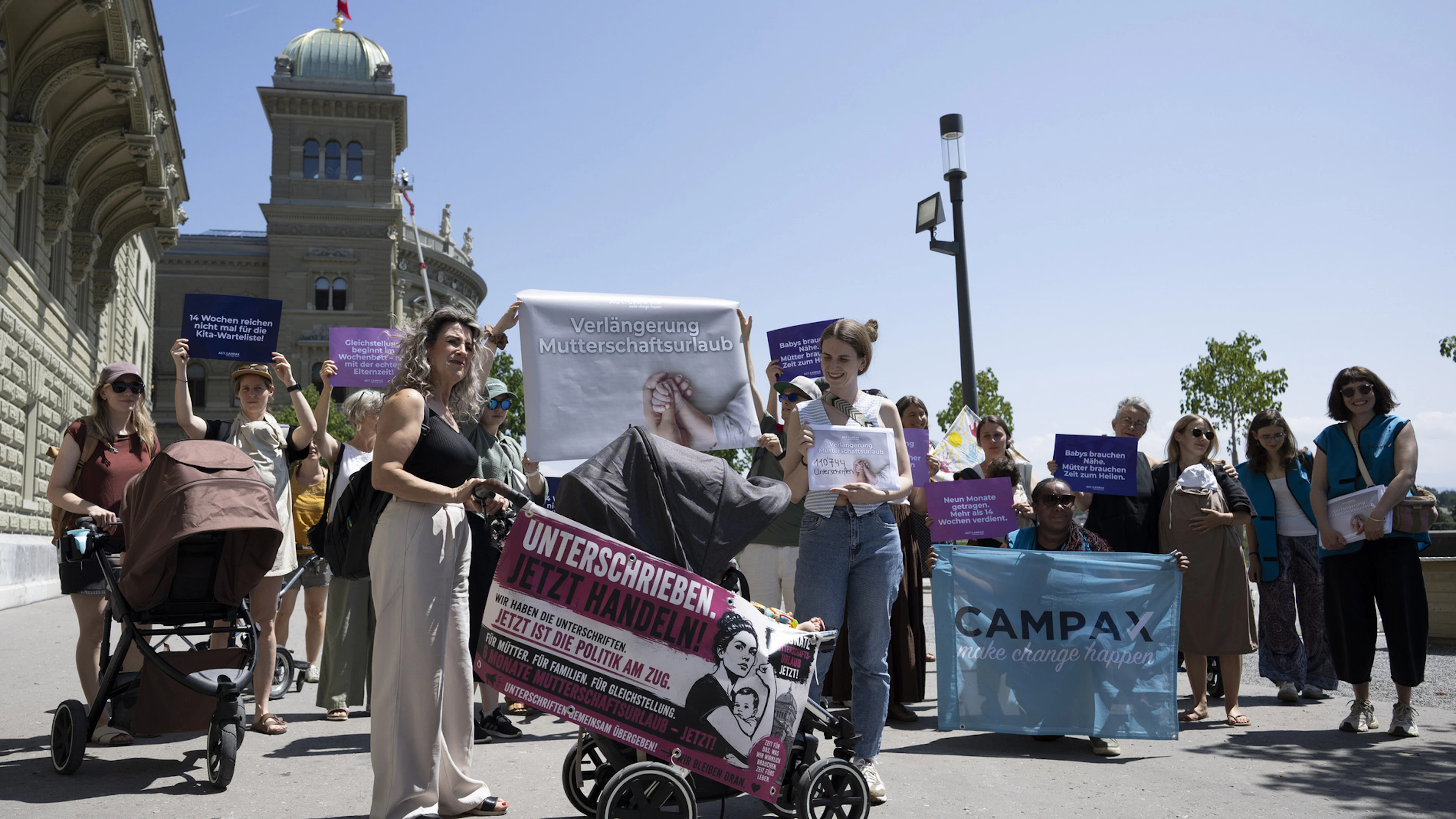 110'000 signatures pour six mois de congé maternité en Suisse