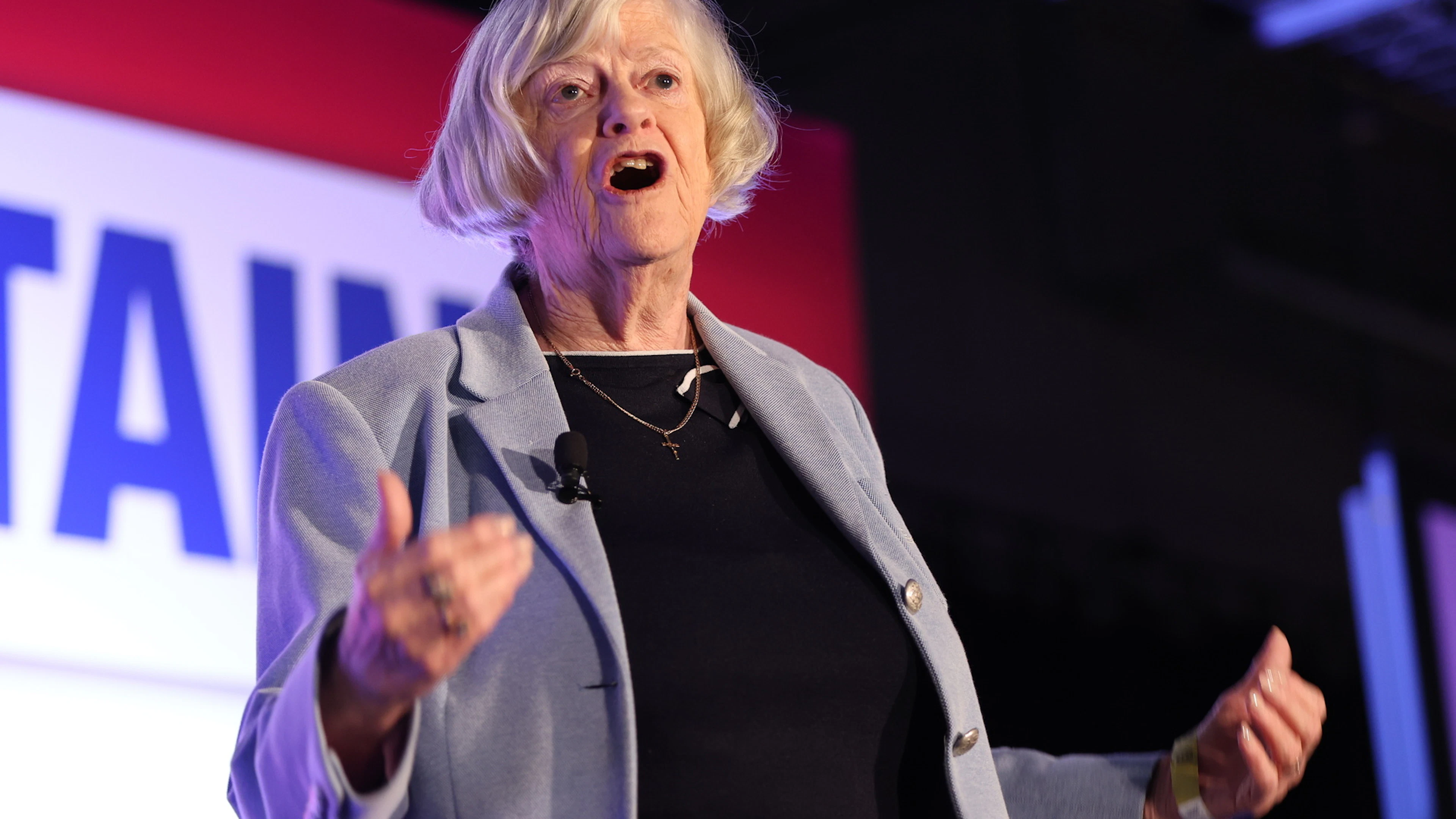Royaume-Uni: le suspect du meurtre d'Ann Widdecombe inculpé