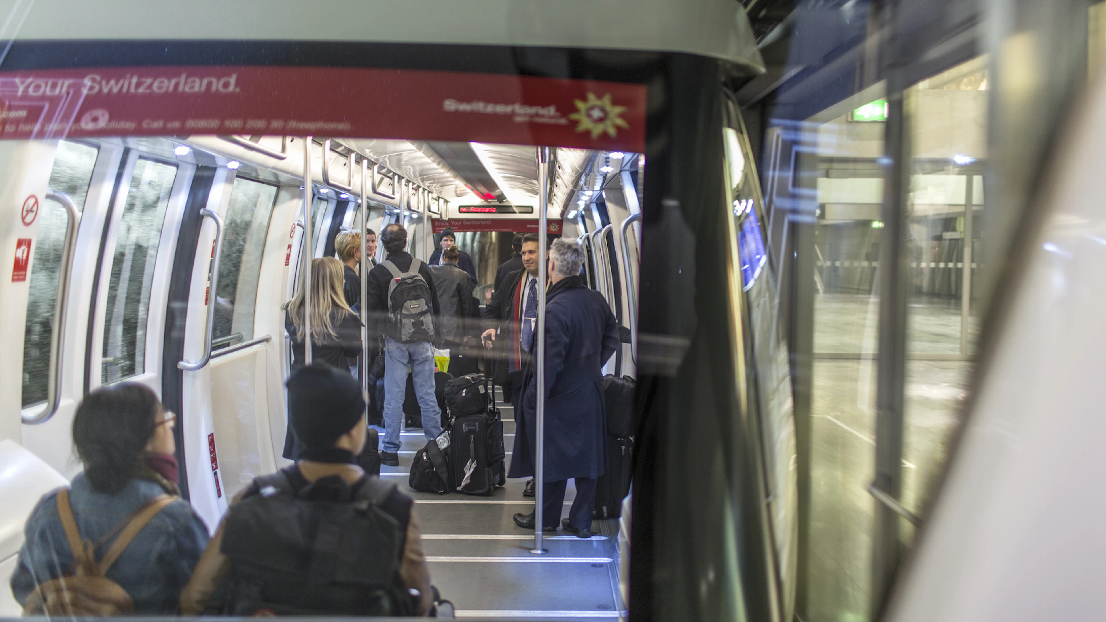 Skymetro bleibt im Tunnel stecken – Passagiere müssen zu Fuss weiter