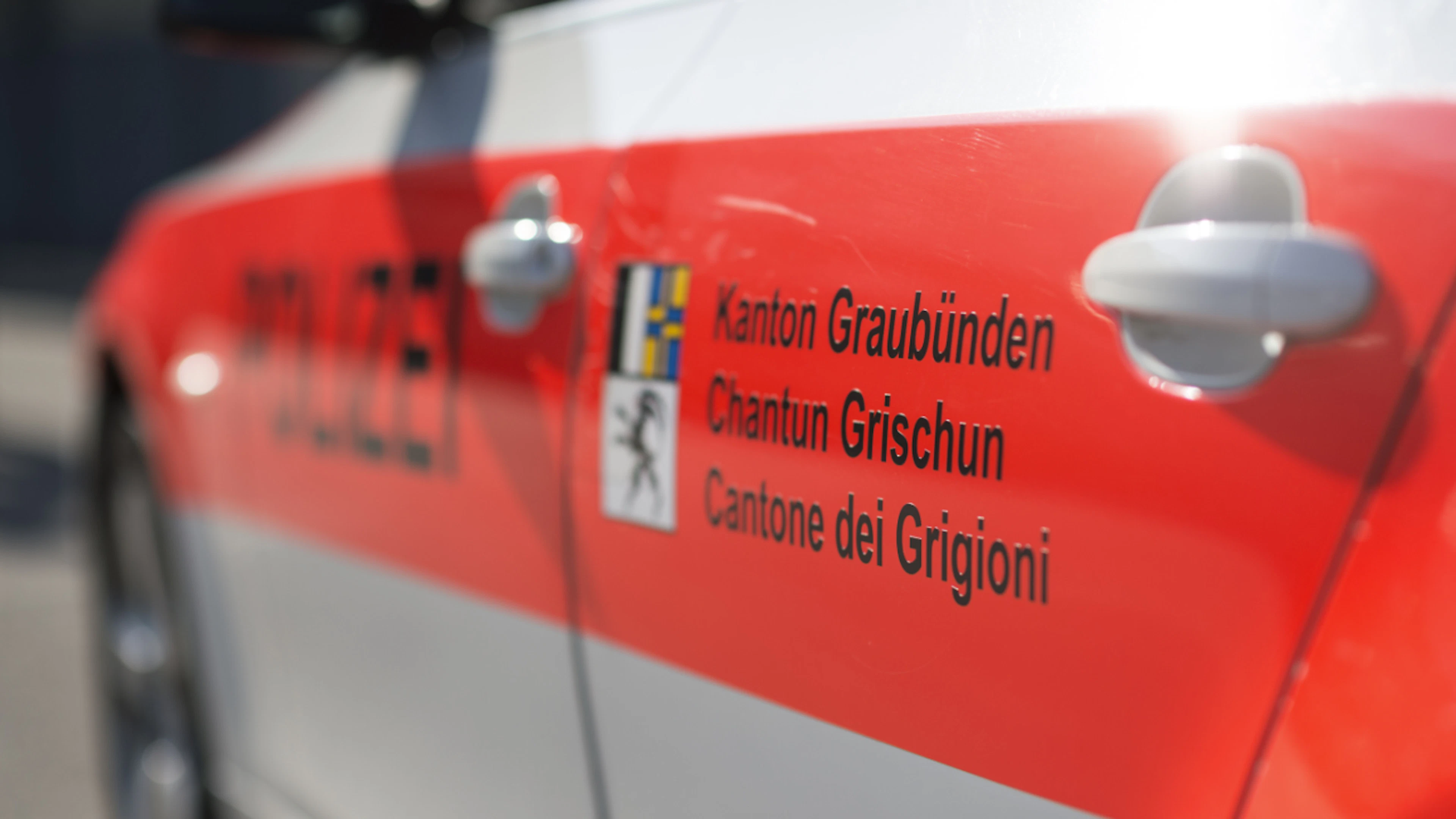 La Polizia cantonale dei Grigioni ha confermato l'incidente avvenuto stamattina nel tunnel del San Bernardino. (immagine simbolica)