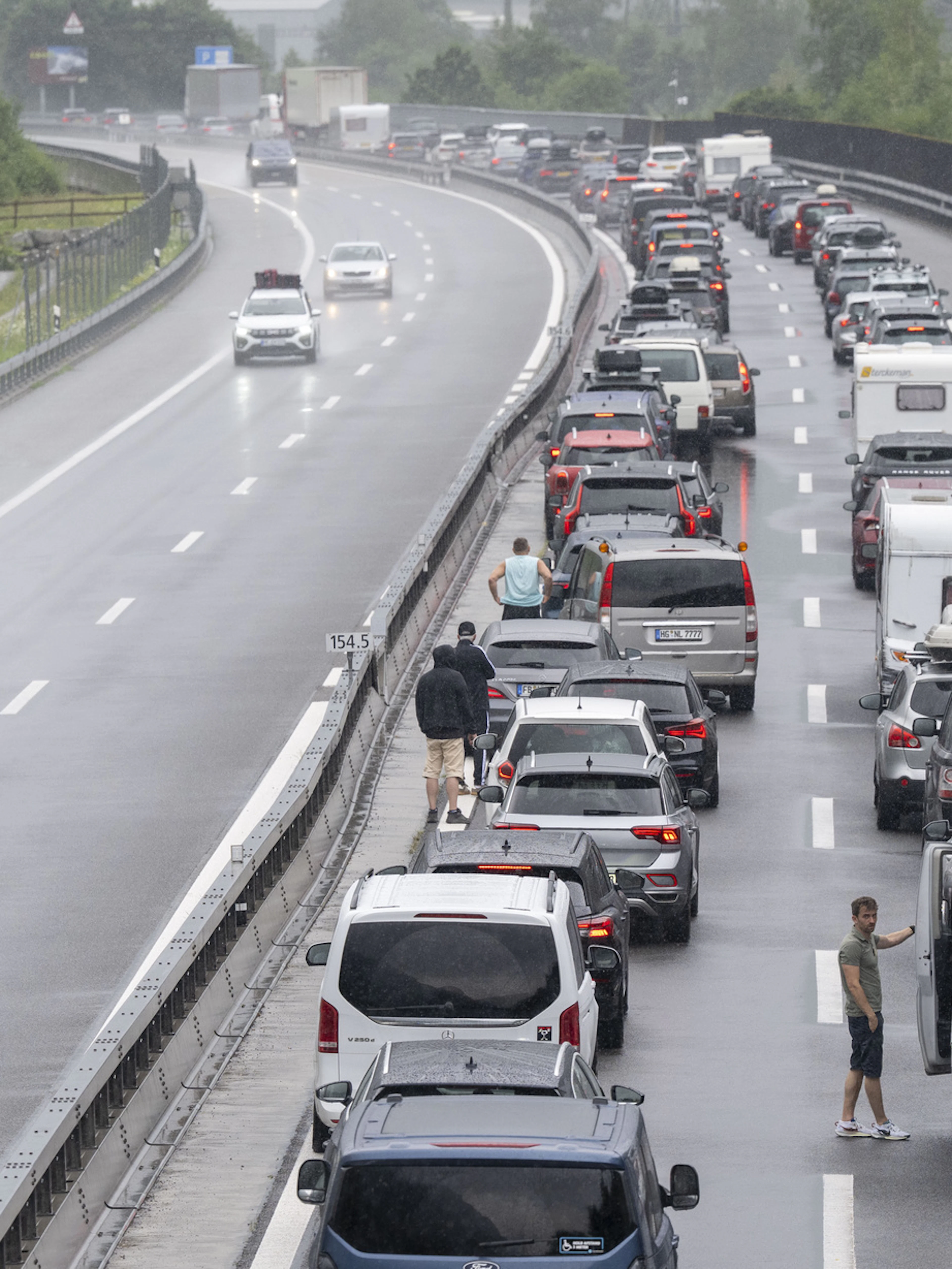 Les voyageurs vers le Sud n'ont pas échappé aux bouchons au Gothard