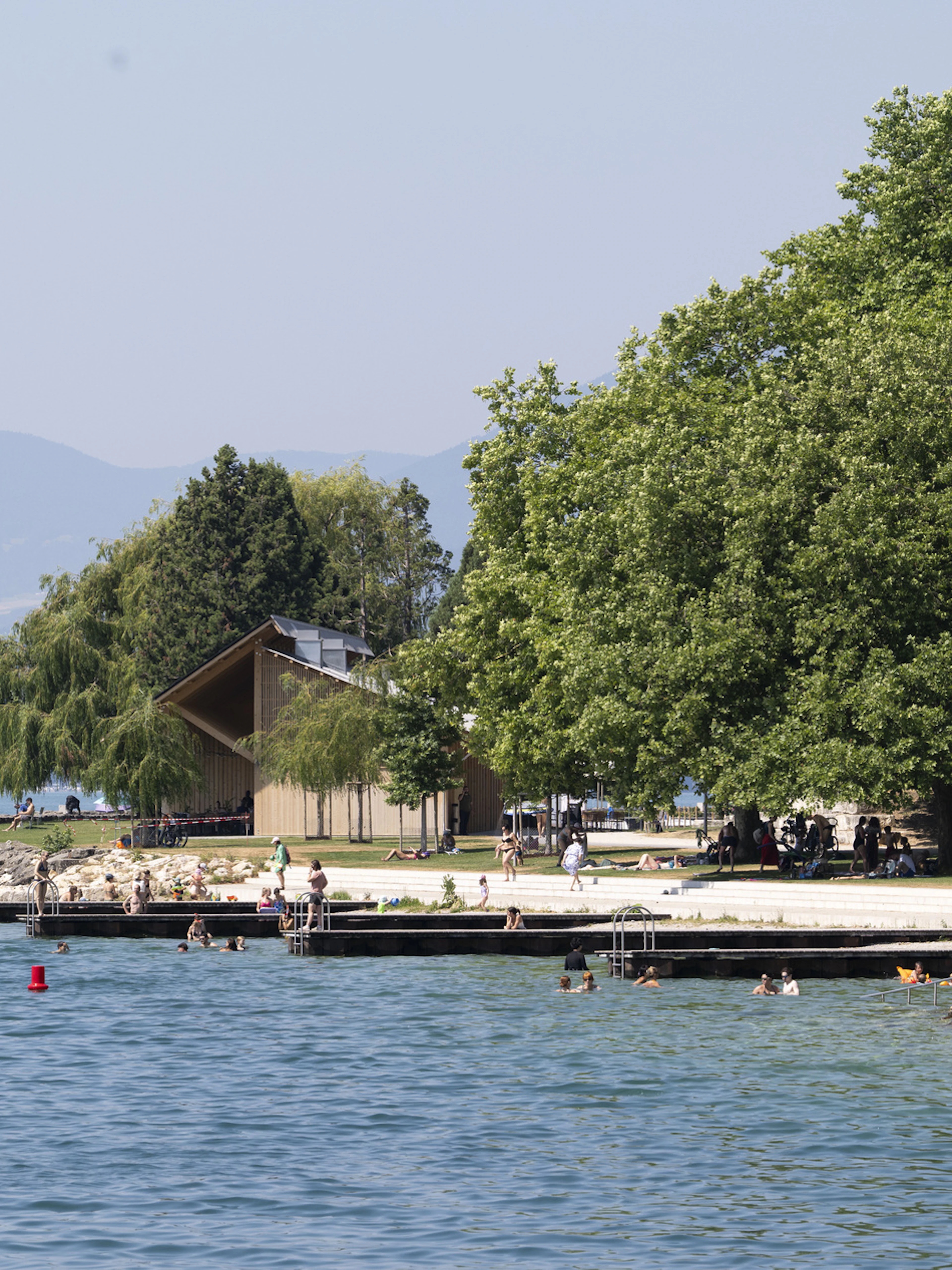 Décès d'un baigneur victime d'un malaise dans le lac de Neuchâtel