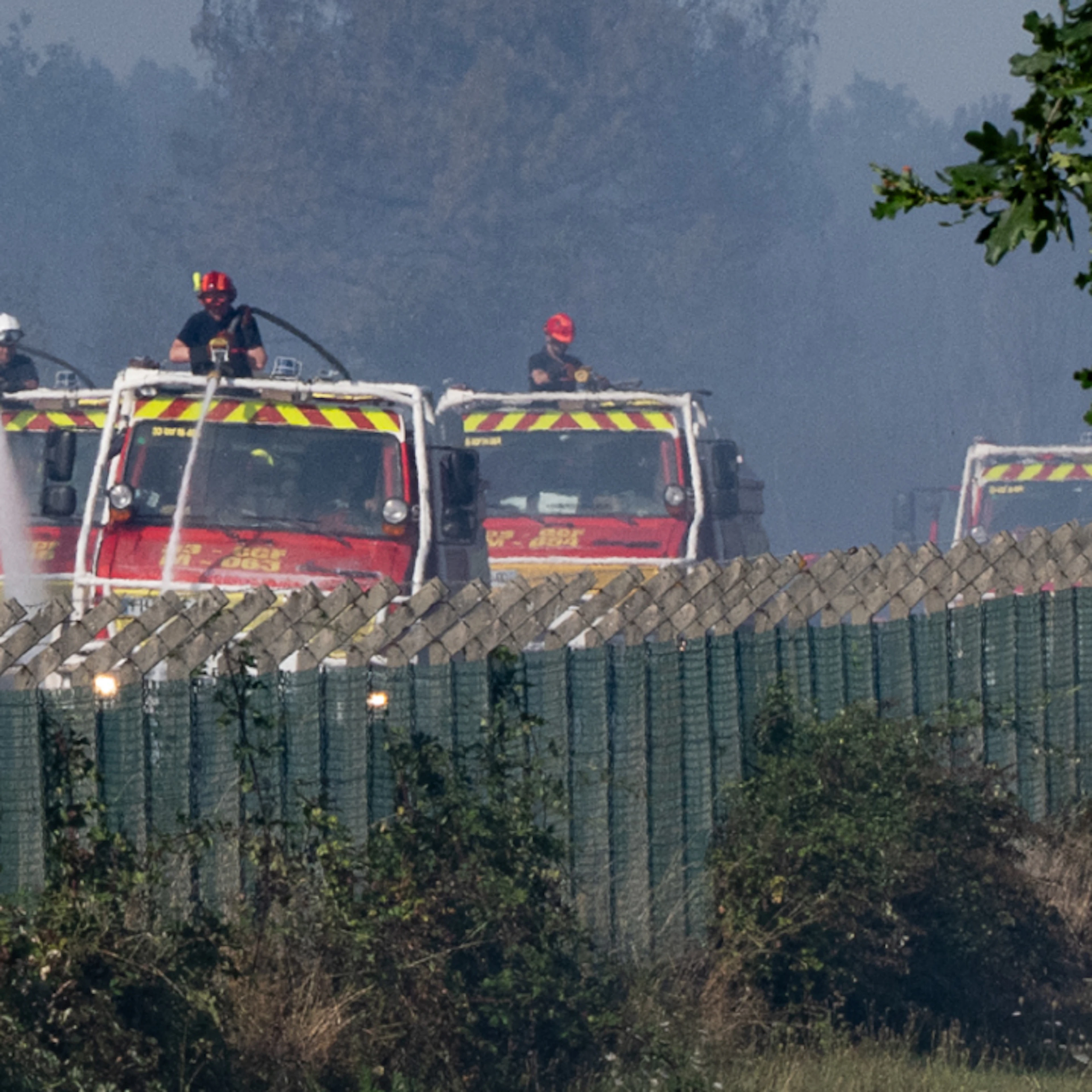 «900-950 pompiers sur le terrain»