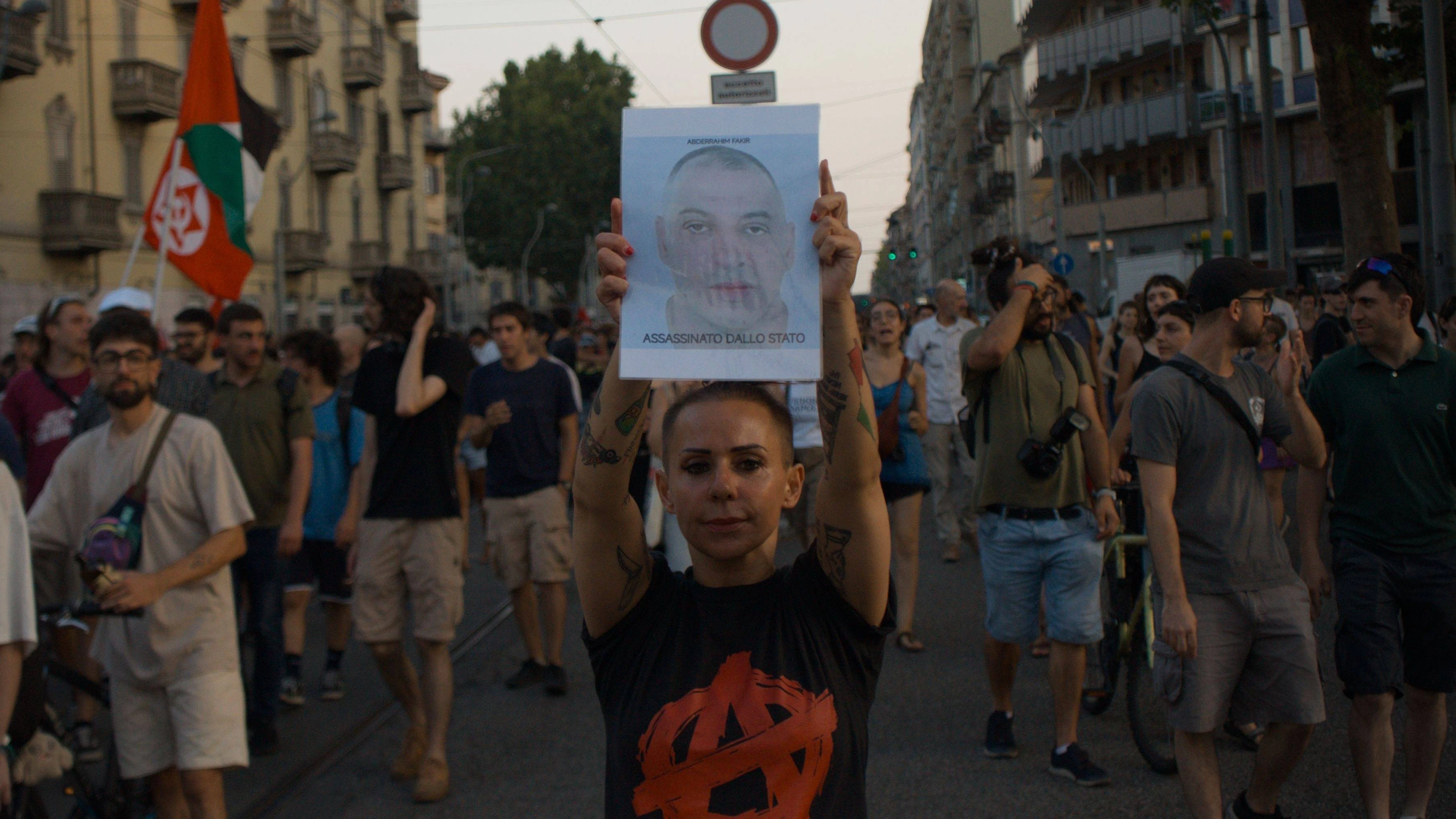Auch in Turin gingen am Dienstag Hunderte Menschen auf die Strasse um Solidarität mit der Familie des getöteten Mannes zu bekunden. .