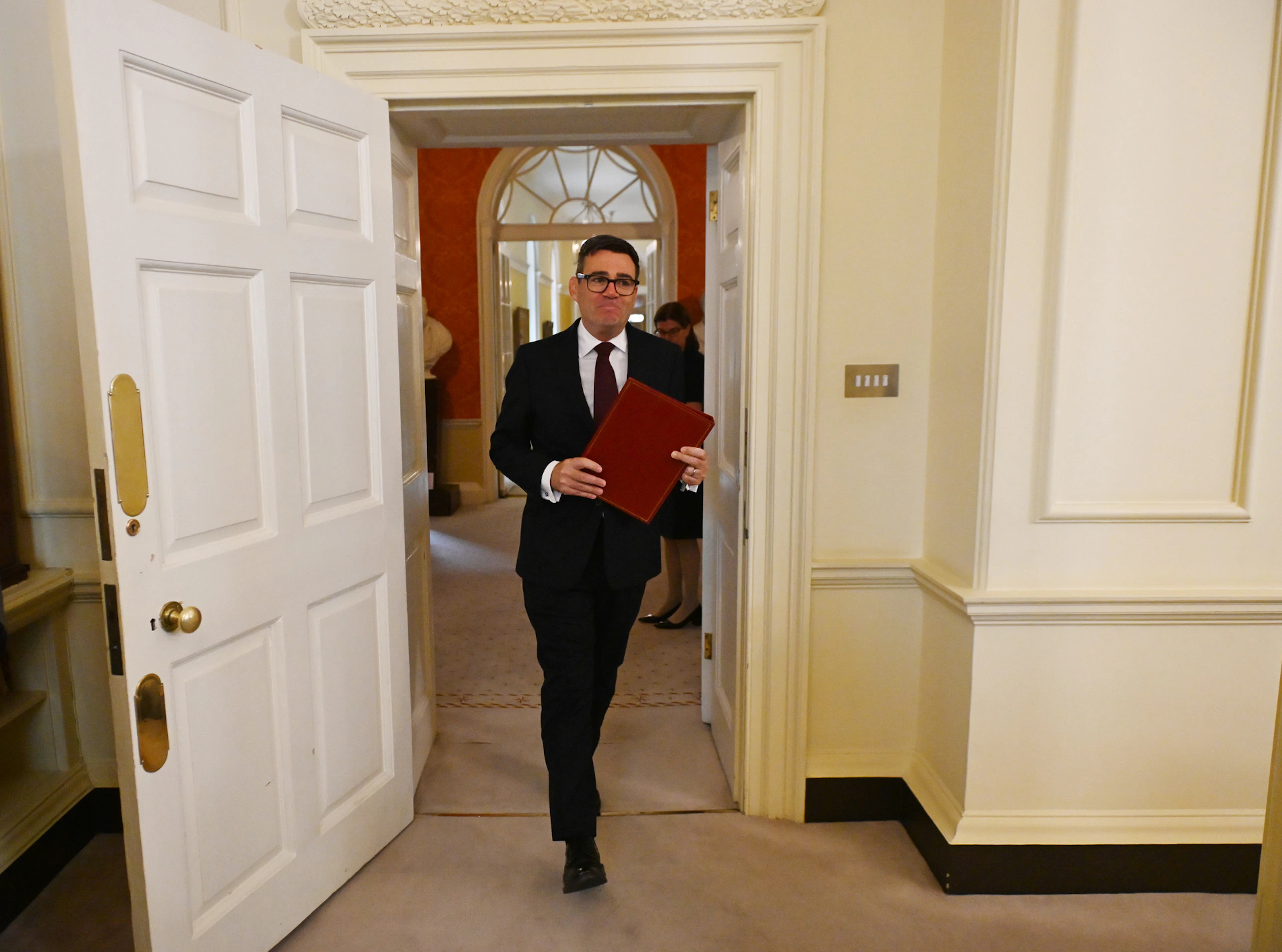 Il primo ministro britannico Andy Burnham.