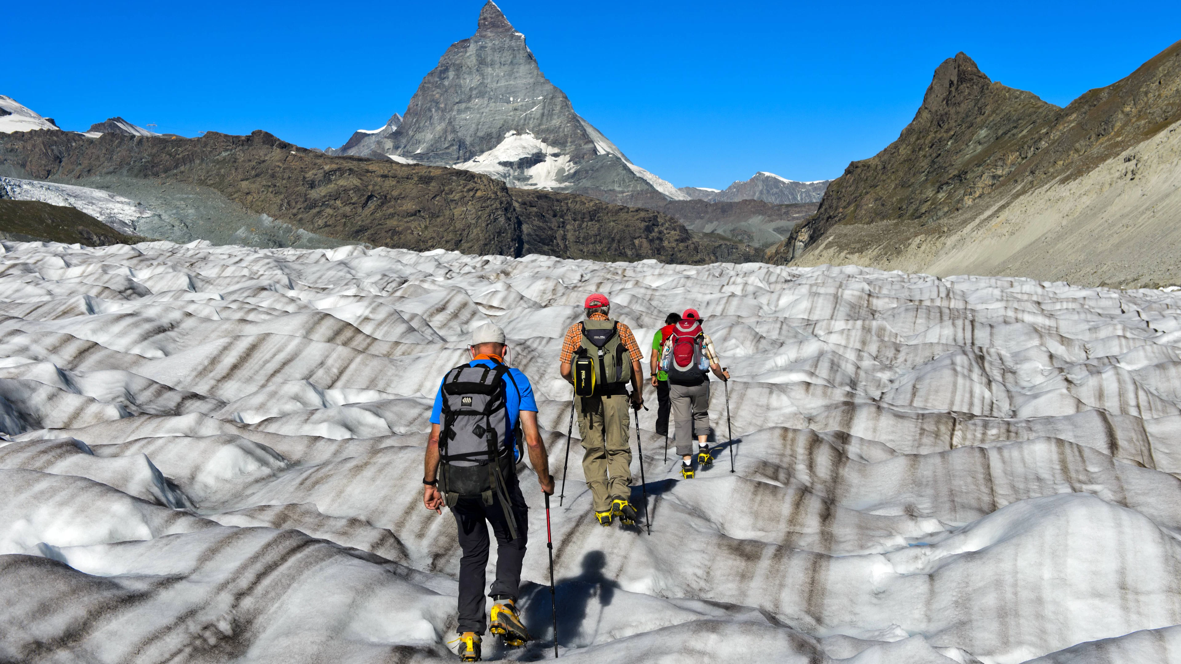 Glaciers dégarnis, zones crevassées, chutes de pierres: danger en haute montagne