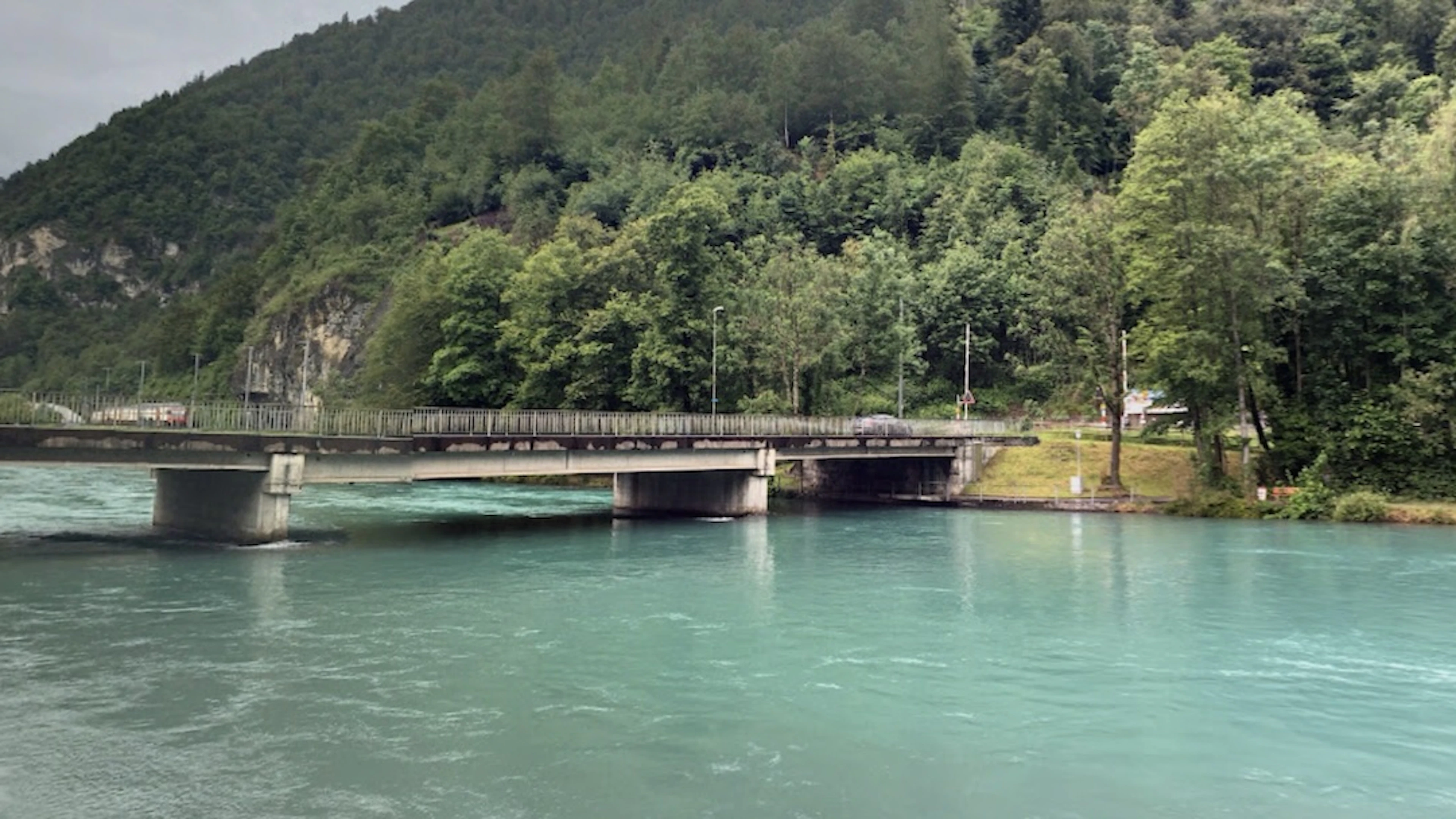 Interlaken: retrouvé sans vie près d'une semaine après avoir plongé dans l'Aar