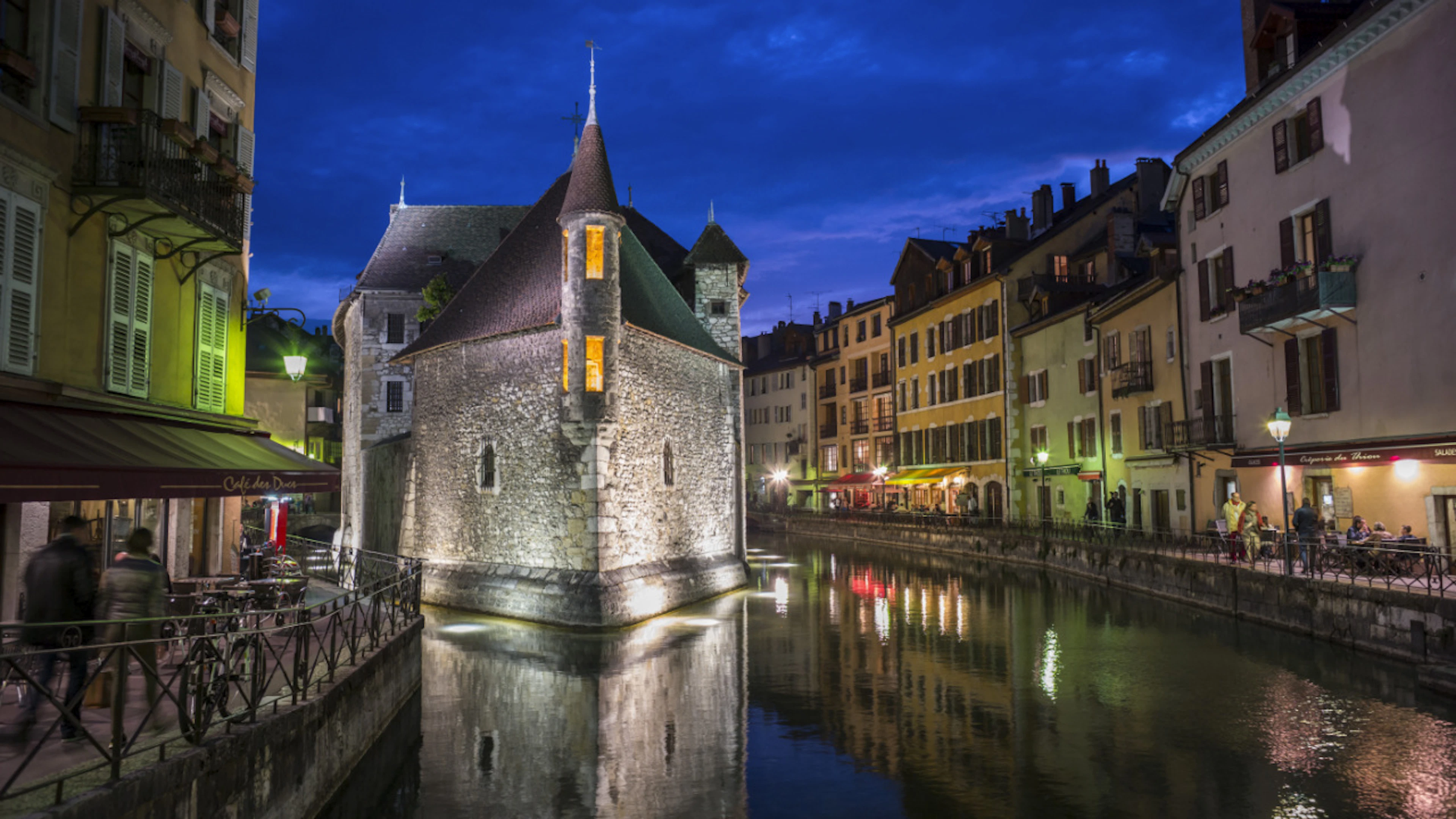 Uber Boat: Annecy muscle sa réglementation sur le lac