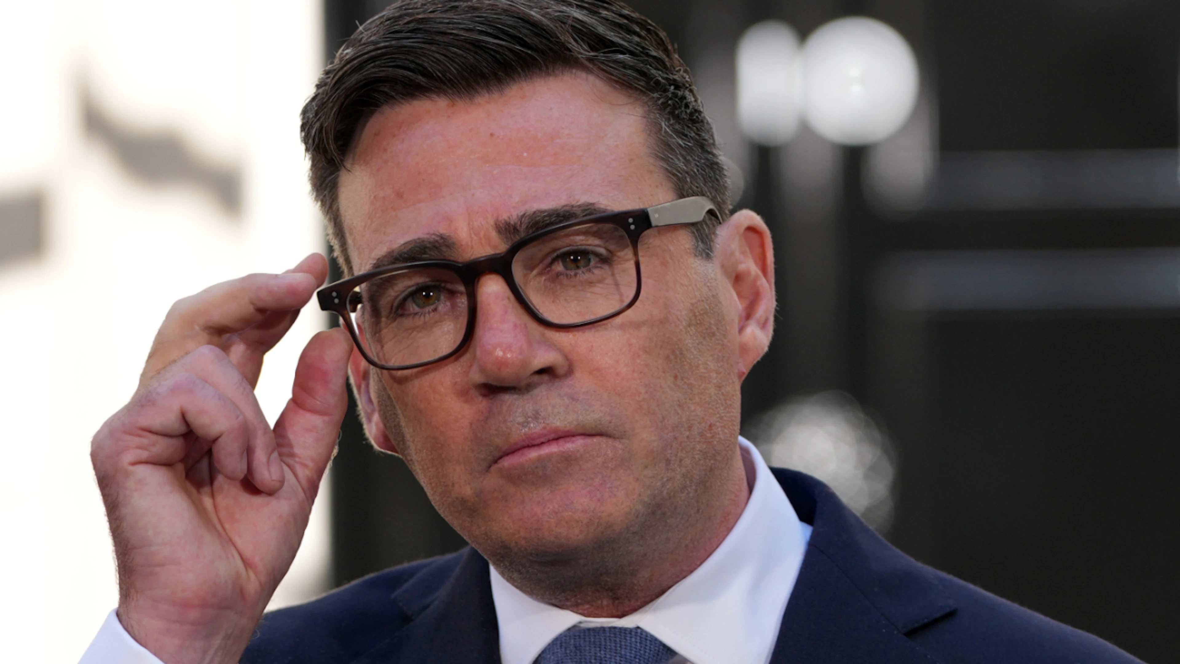 È subito entrato nel vivo dell'azione Andy Burnham.