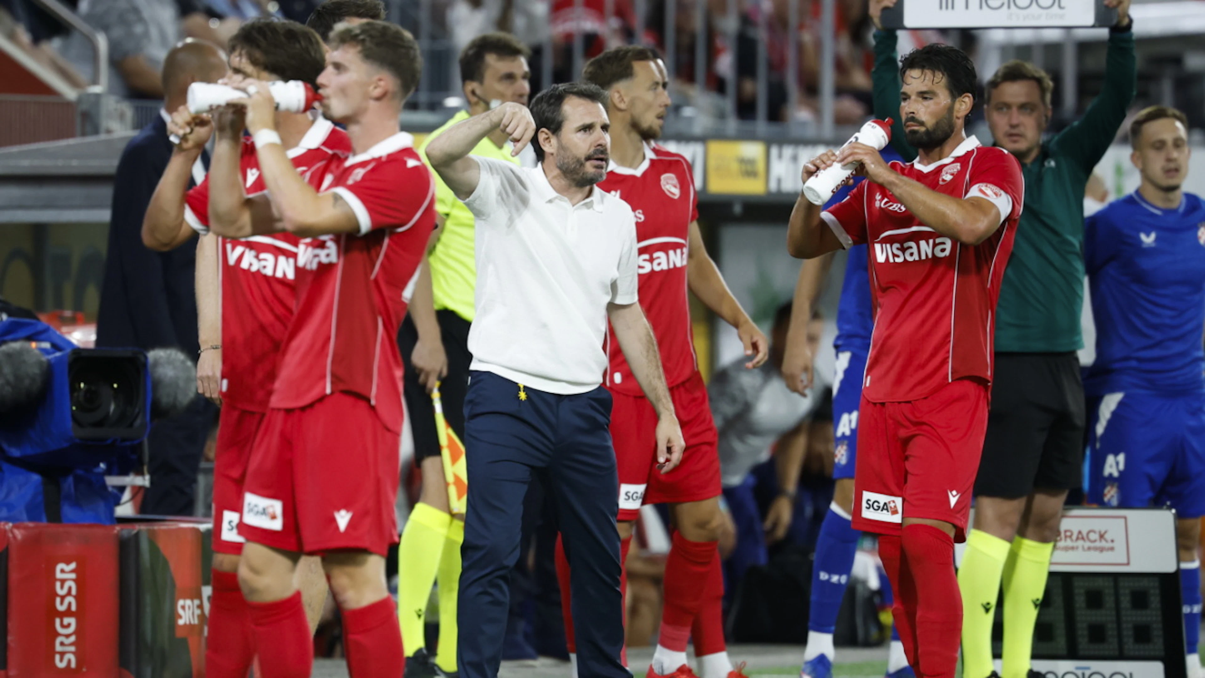 The new coach, Gian-Luca Privitelli, isn't turning everything upside down in Thun; instead, he's building on the groundwork laid by Mauro Lustrinelli