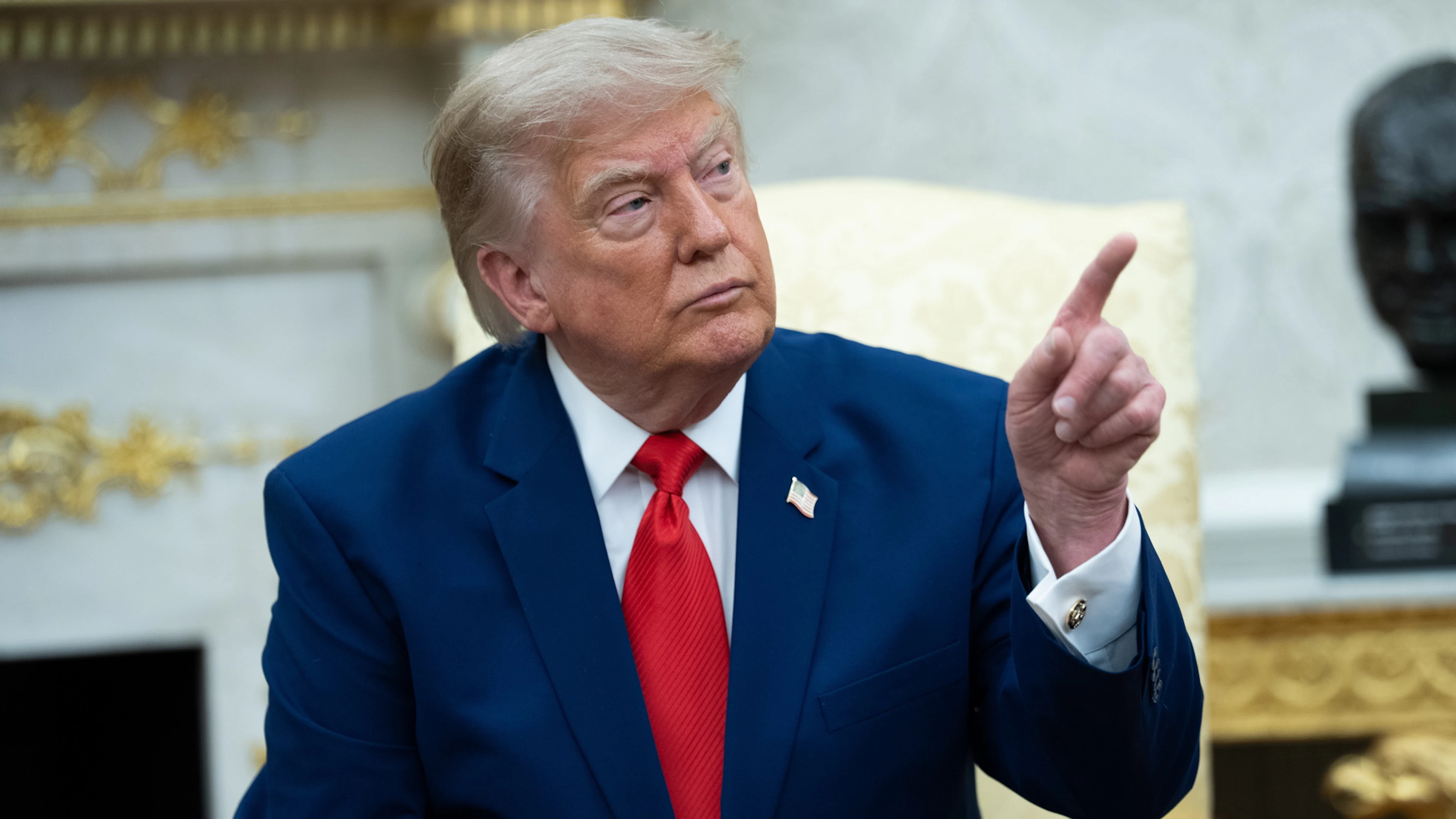 US-Präsident Donald Trump, hier am Dienstag im Oval Office, hat Zölle in der Höhe von 100 Prozent auf die Einfuhr von Generika in die USA ab August 2028 angekündigt.