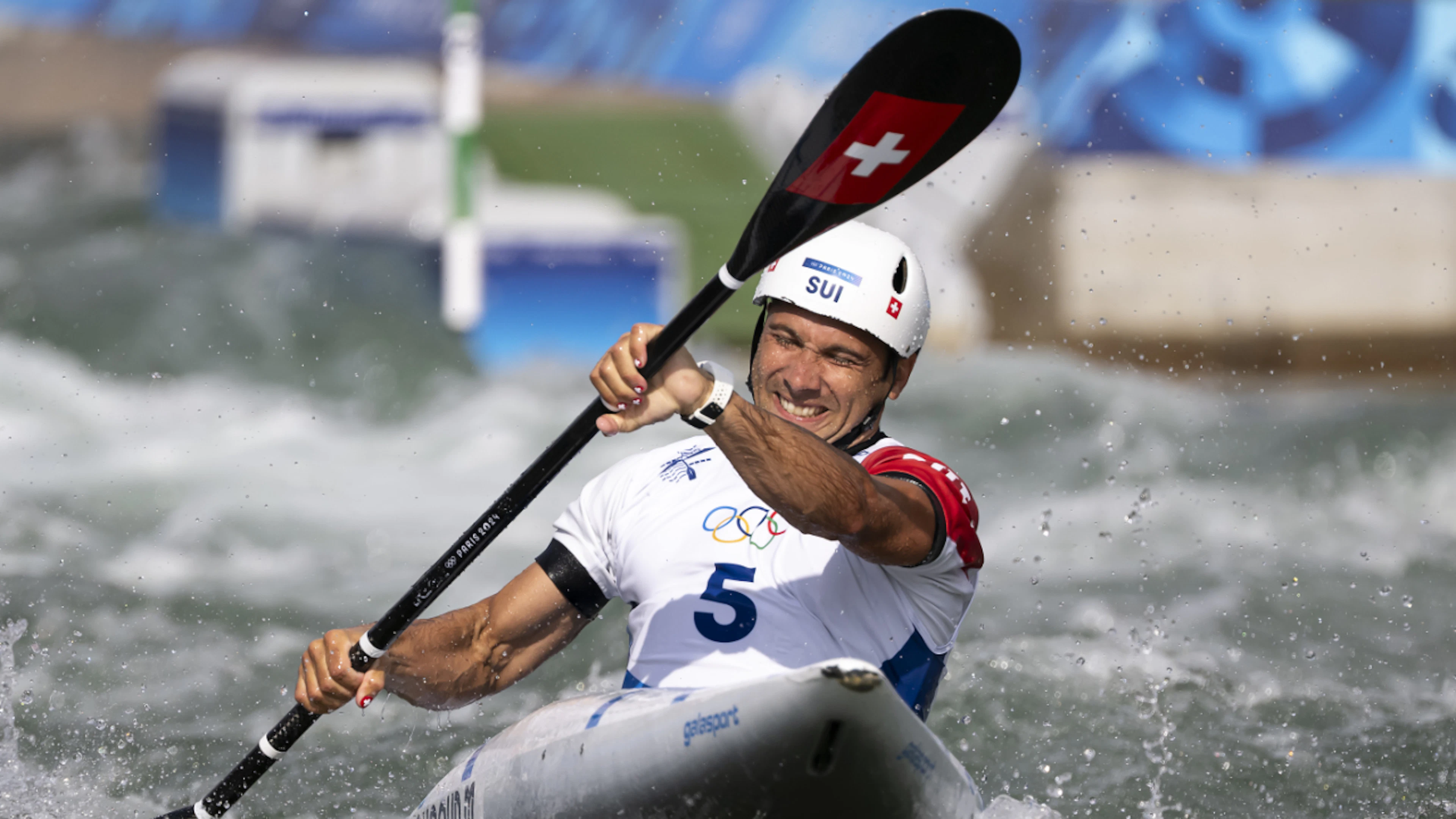 Martin Dougoud (pictured here at the 2024 Olympic Games) wins silver in the team competition alongside Jan Rohrer and Gelindo Chiarello