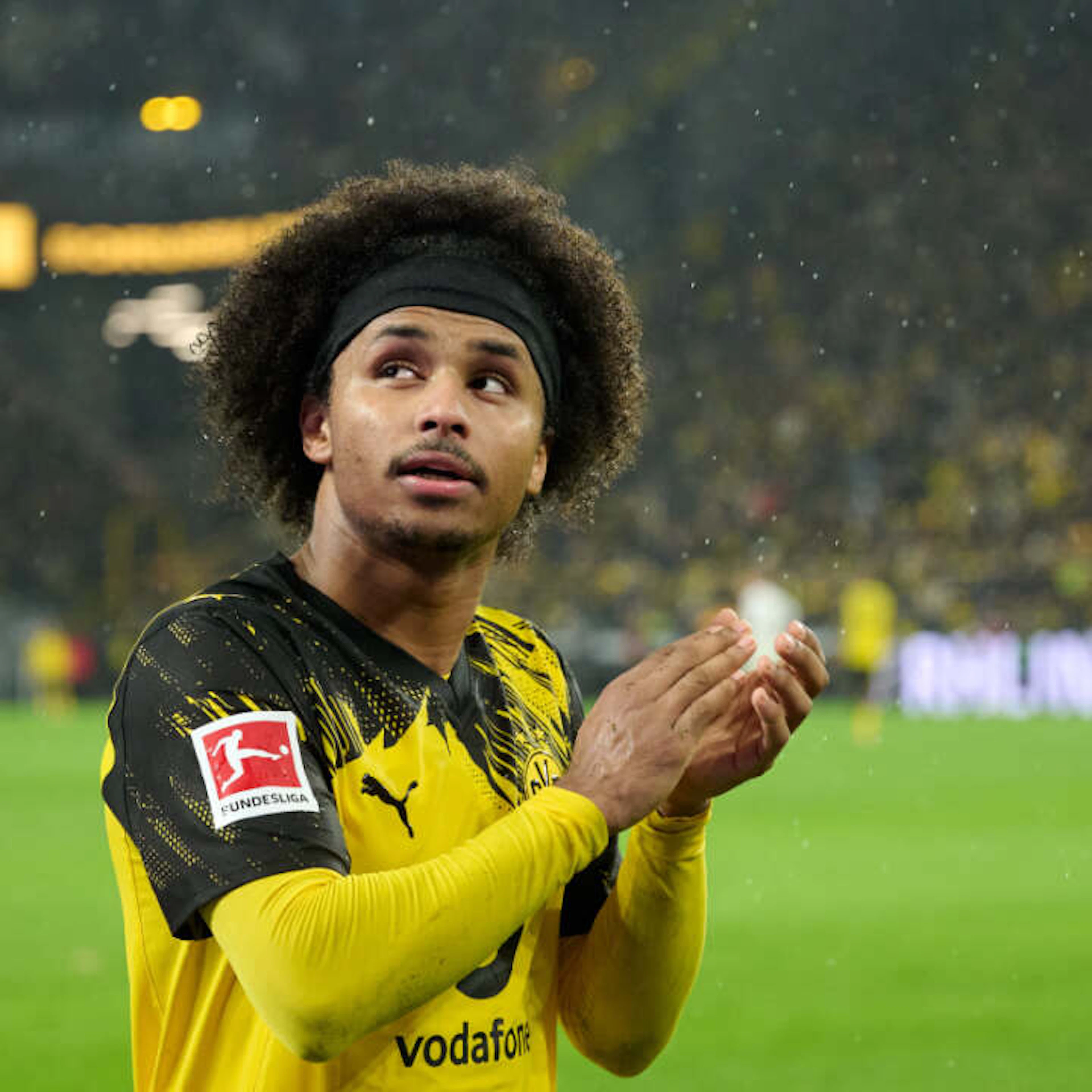 Flügelspieler kommt