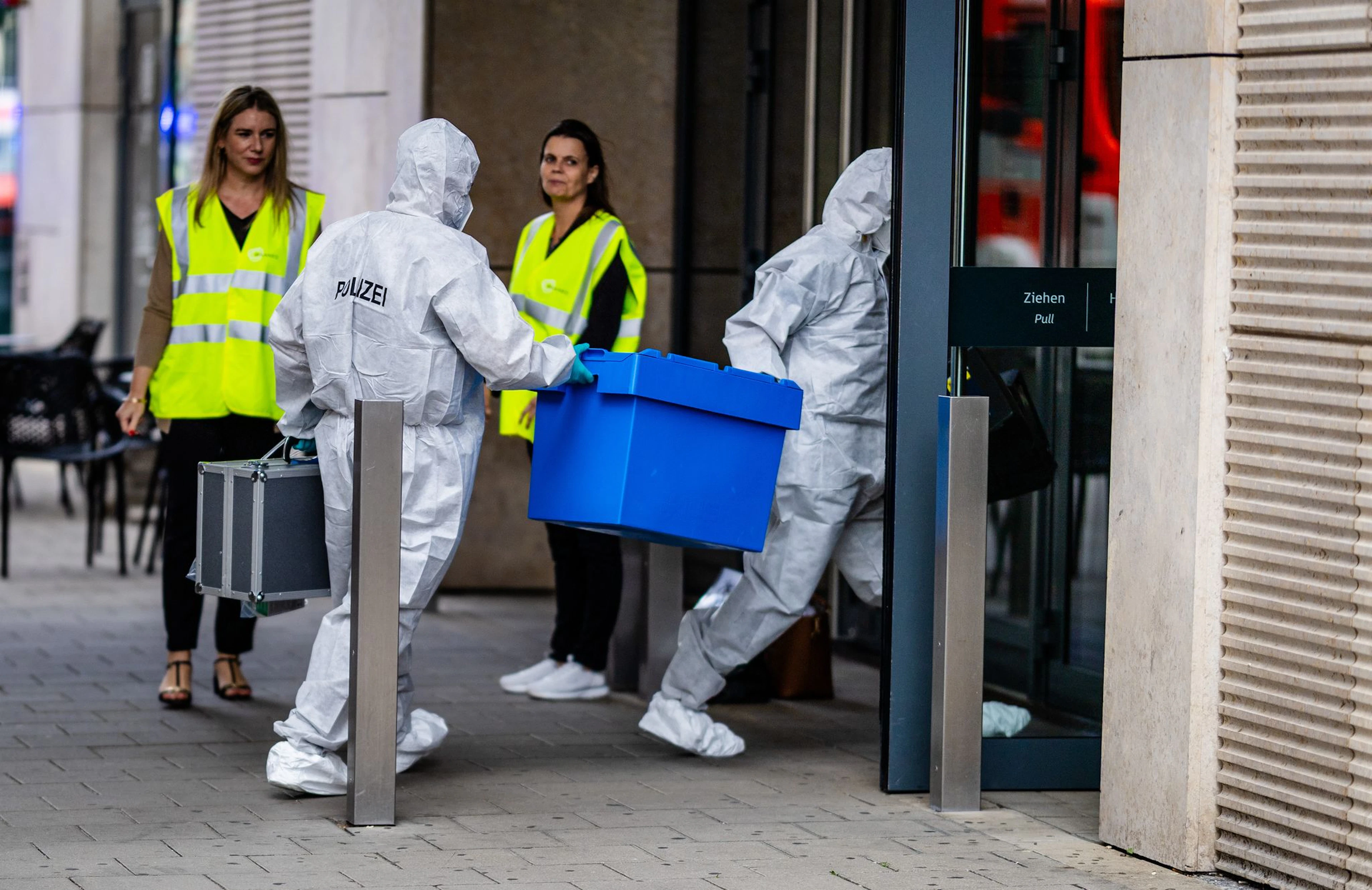 Eine Frau wurde in dem Stuttgarter Einkaufszentrum schwer verletzt.
