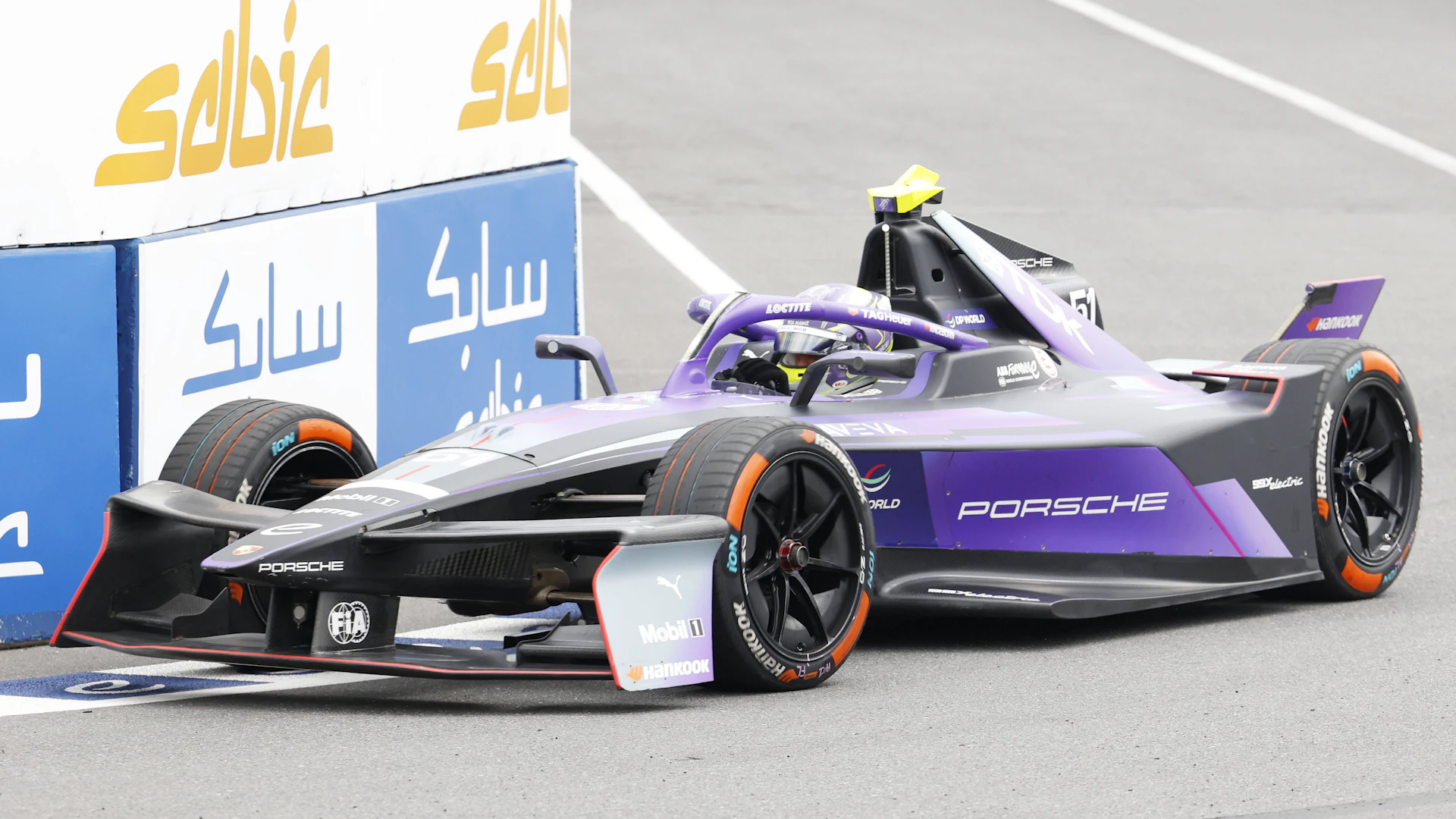 Les Helvètes manquent le podium à Tokyo, le Bernois Nico Müller accidenté