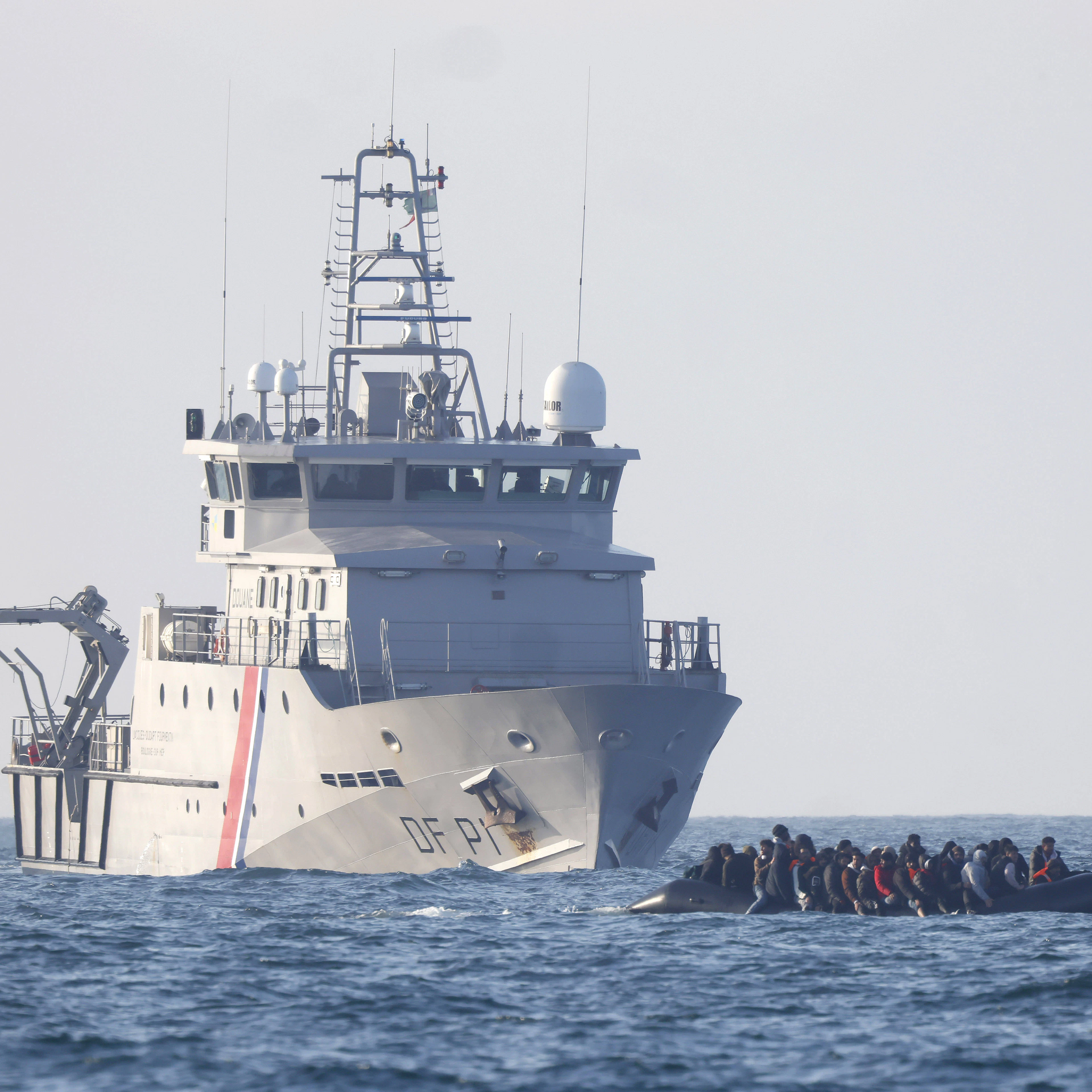 Leur bateau a pris feu