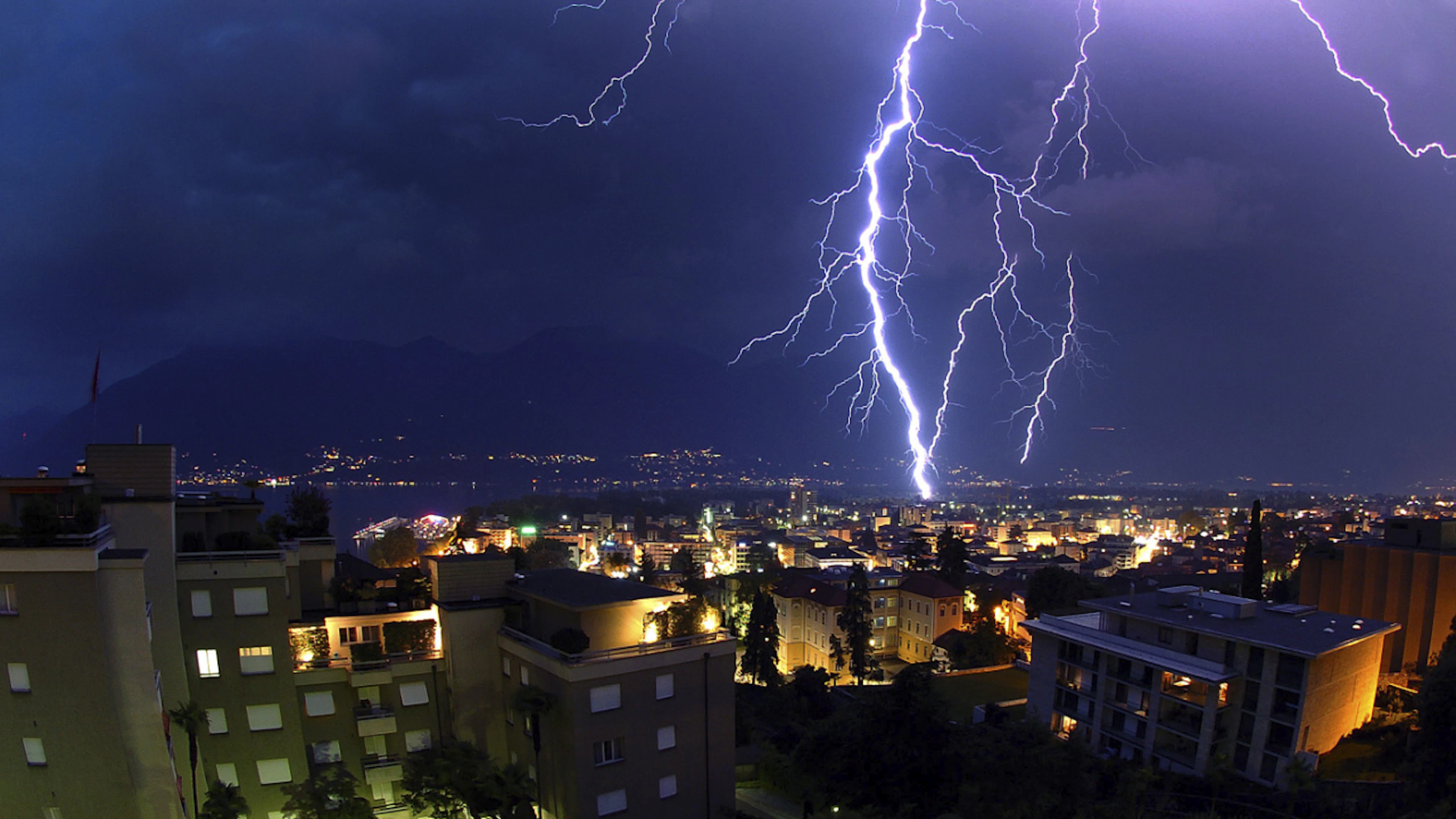 Il Ticino è il cantone più colpito da grandine e di gran lunga il più «fulminato»