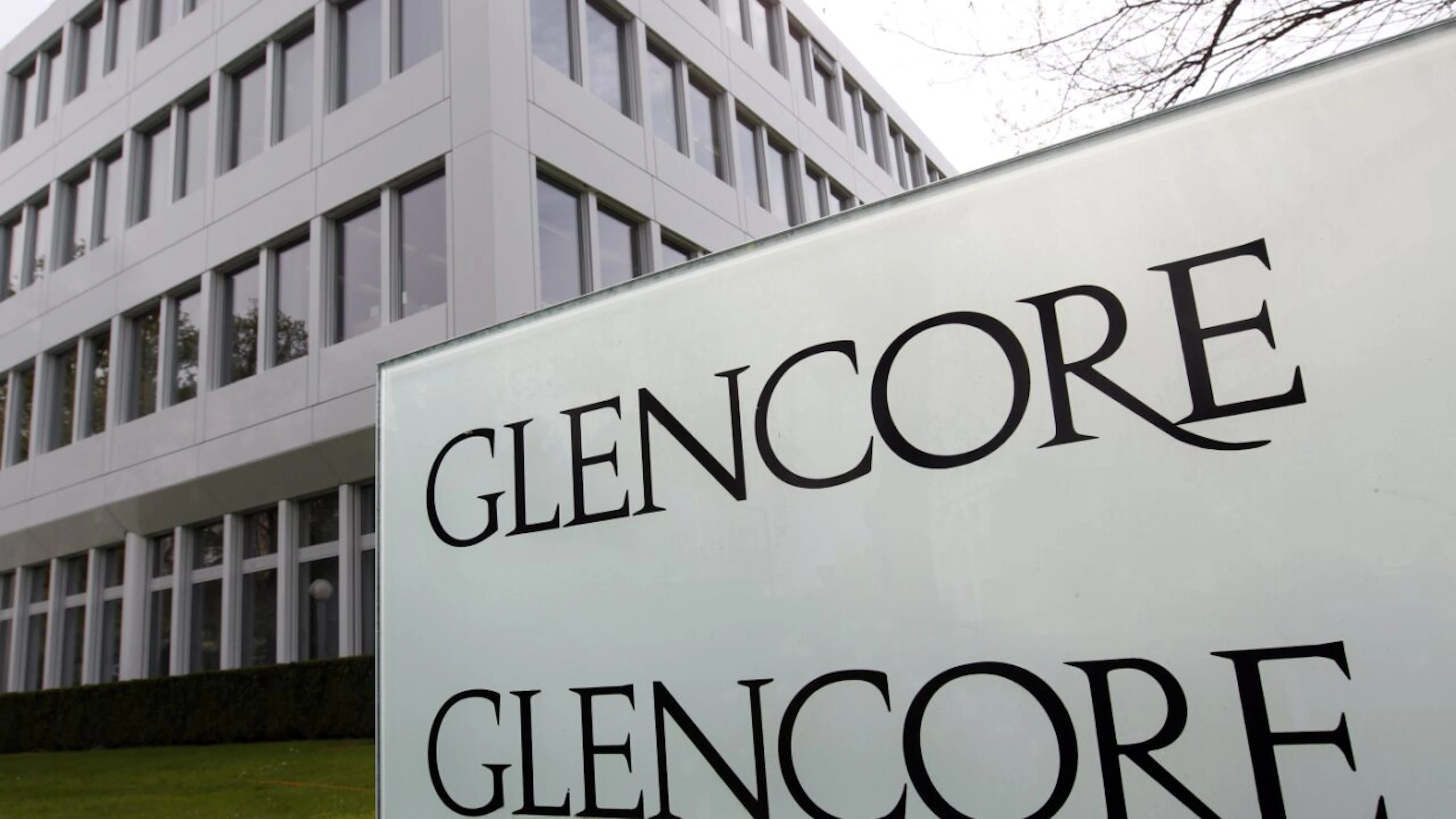 Glencore torna in zona utili, profitti per oltre 4 miliardi dollari