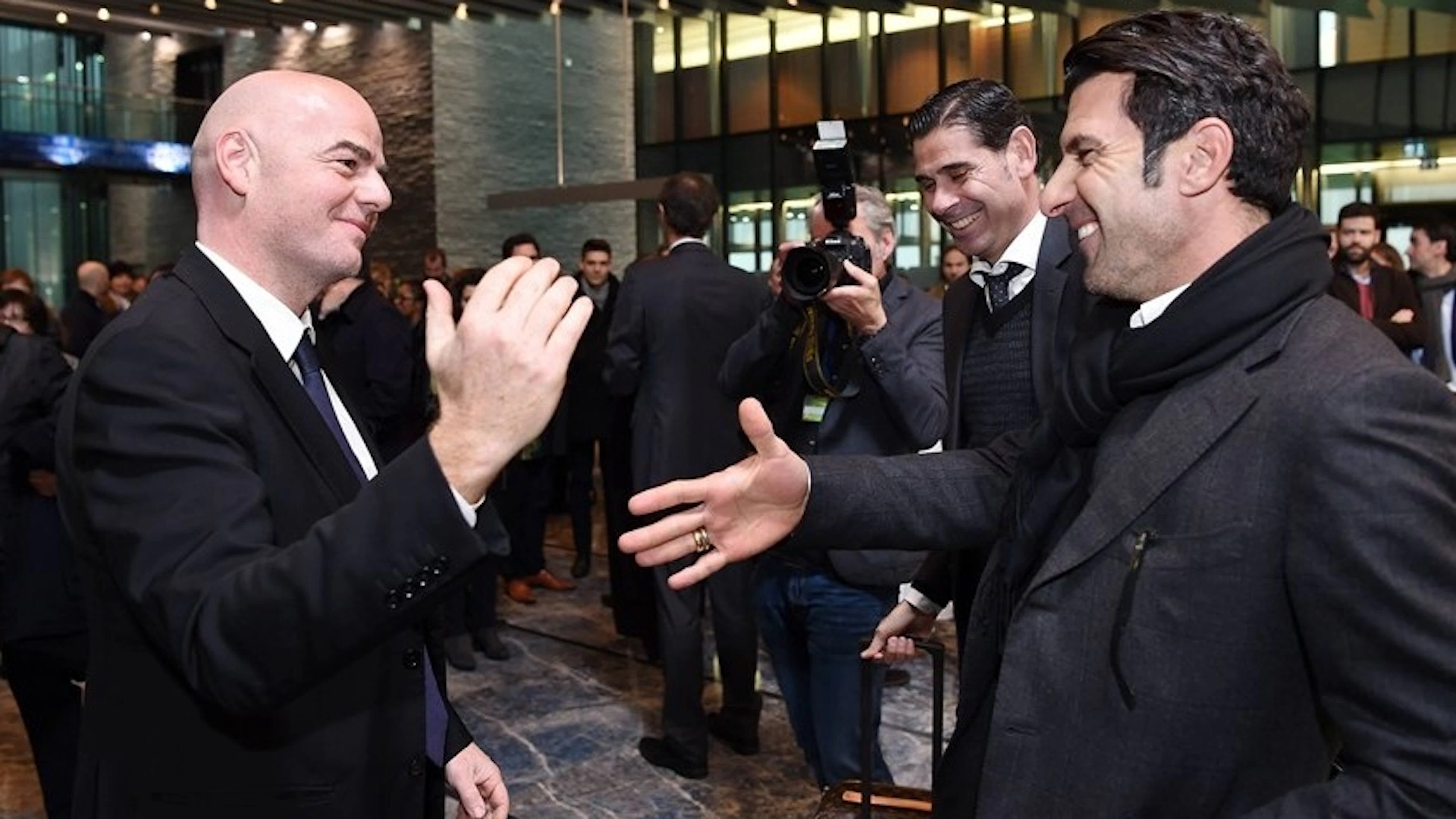 Anche Figo attacca il presidente della FIFA Infantino: «Comportamento meschino, ingannevole e vigliacco»