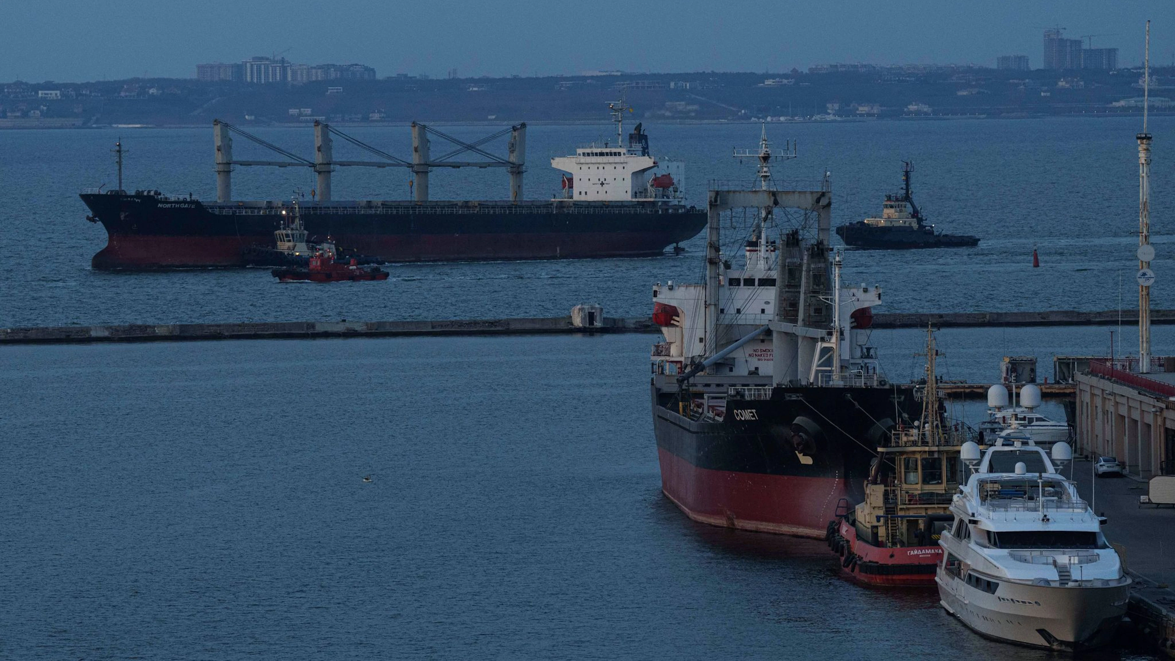 Russland greift deutsches Schiff mit Drohnen an
