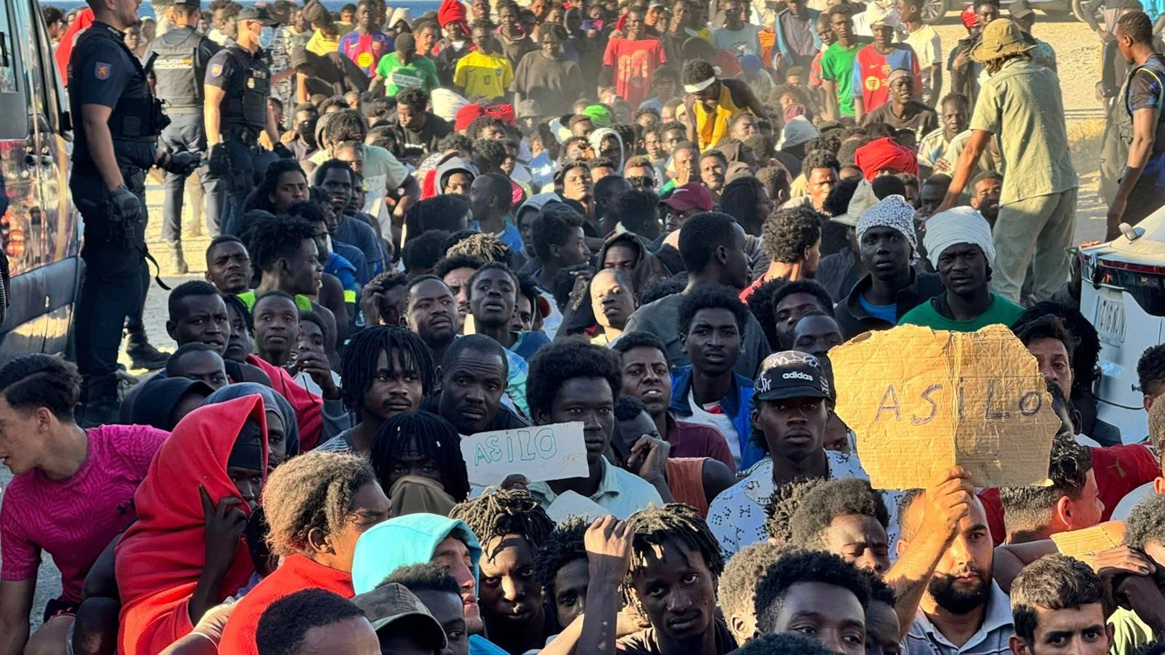 «La frontière est ouverte»: la campagne de désinformation qui a semé le chaos à Ceuta
