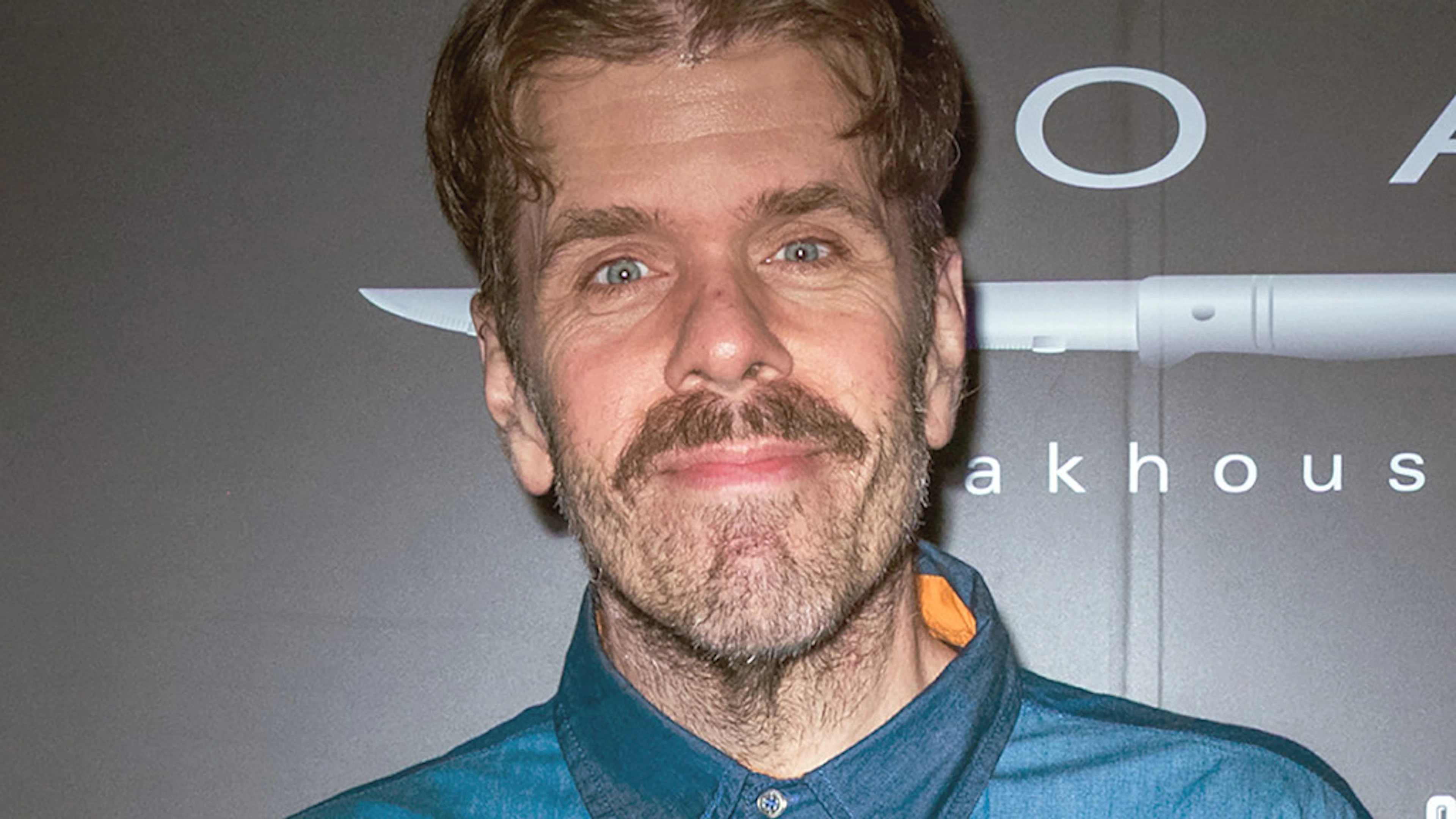 Perez Hilton « capable de communiquer » après s'être automutilé lors d'un live sur TikTok
