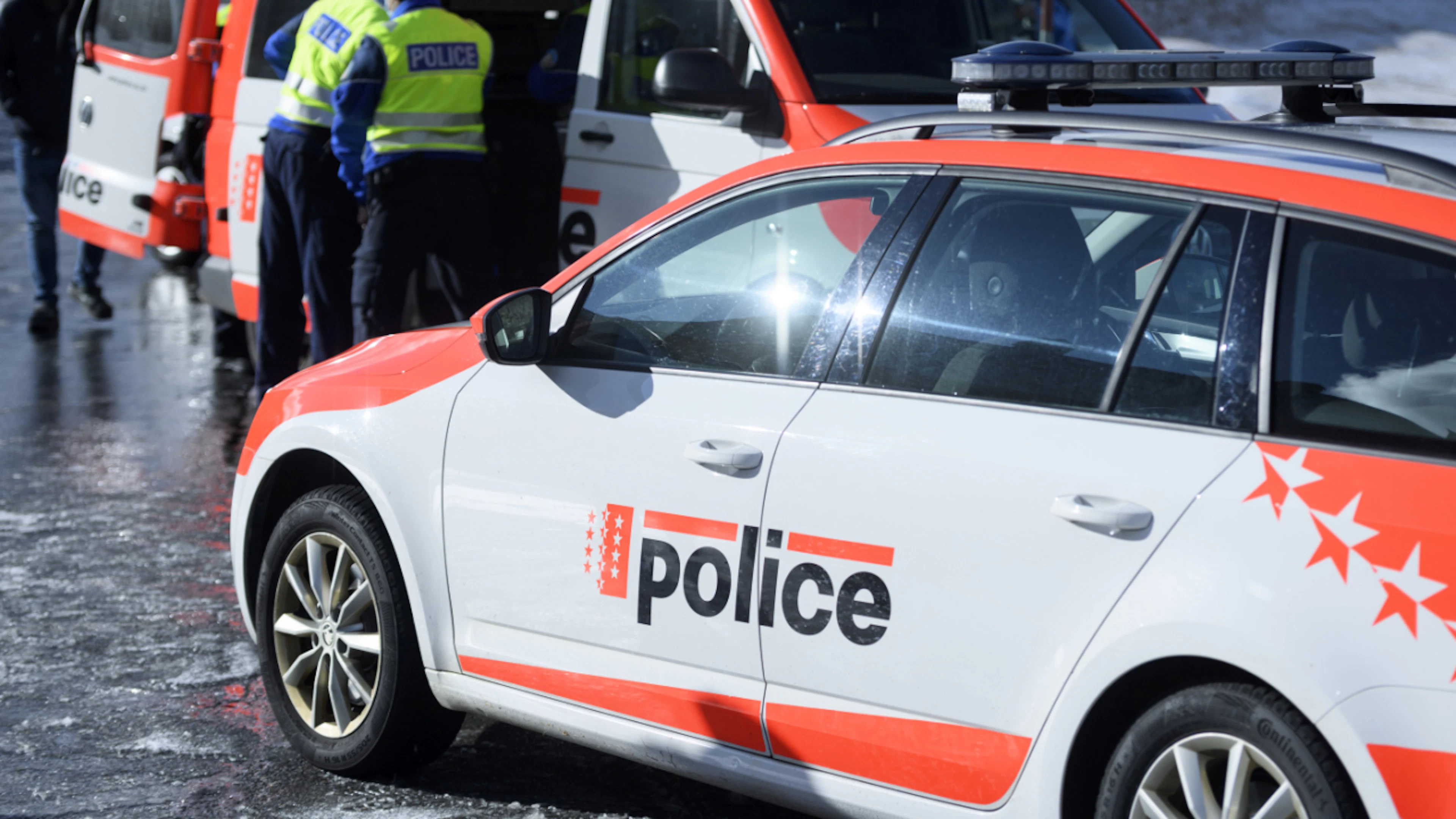 Un motocycliste grièvement blessé sur la route du Grimsel: la police lance un appel à témoins