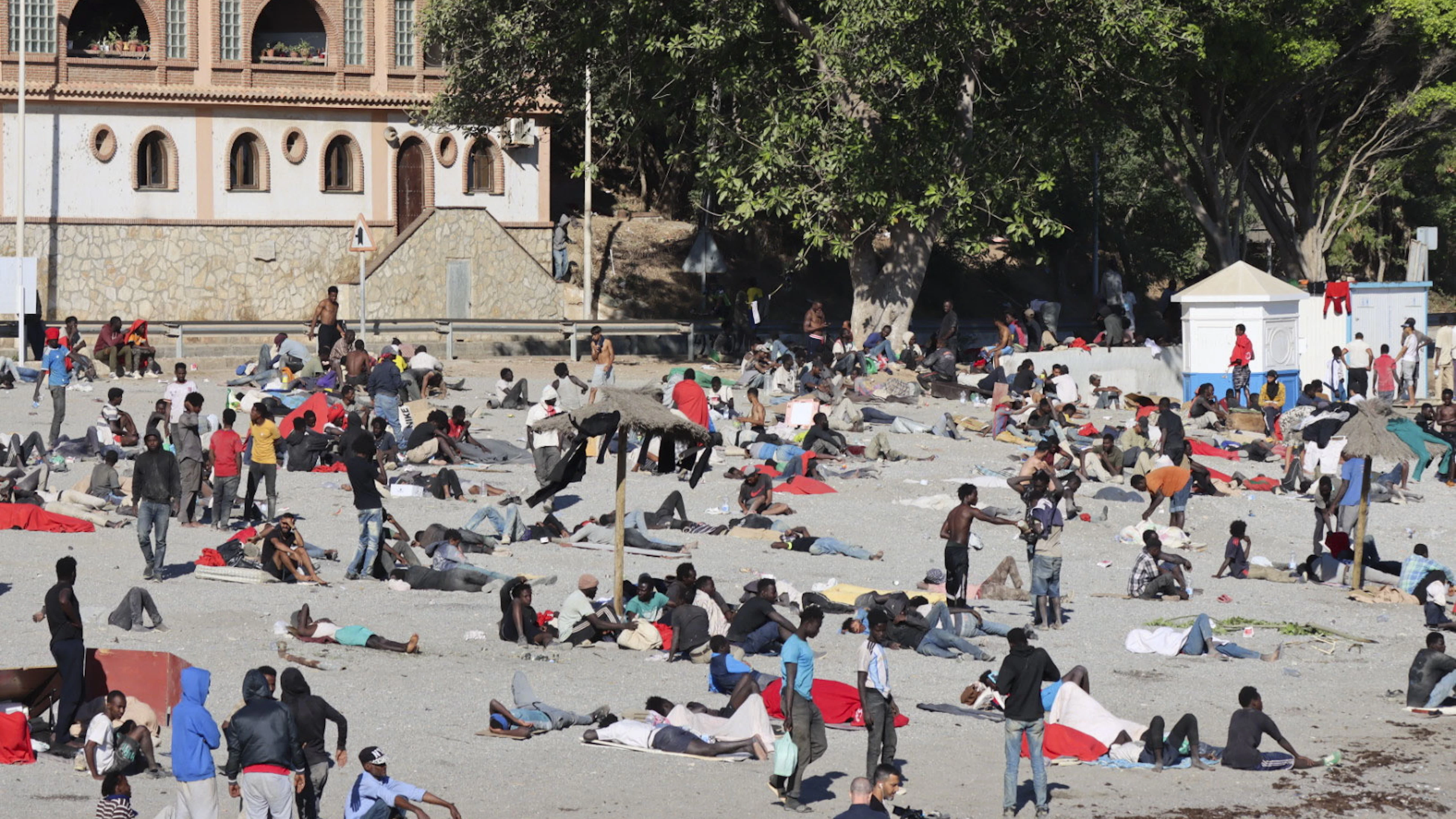 Gli 007 spagnoli definiscono «credibile un nuovo assalto» di migranti a Ceuta