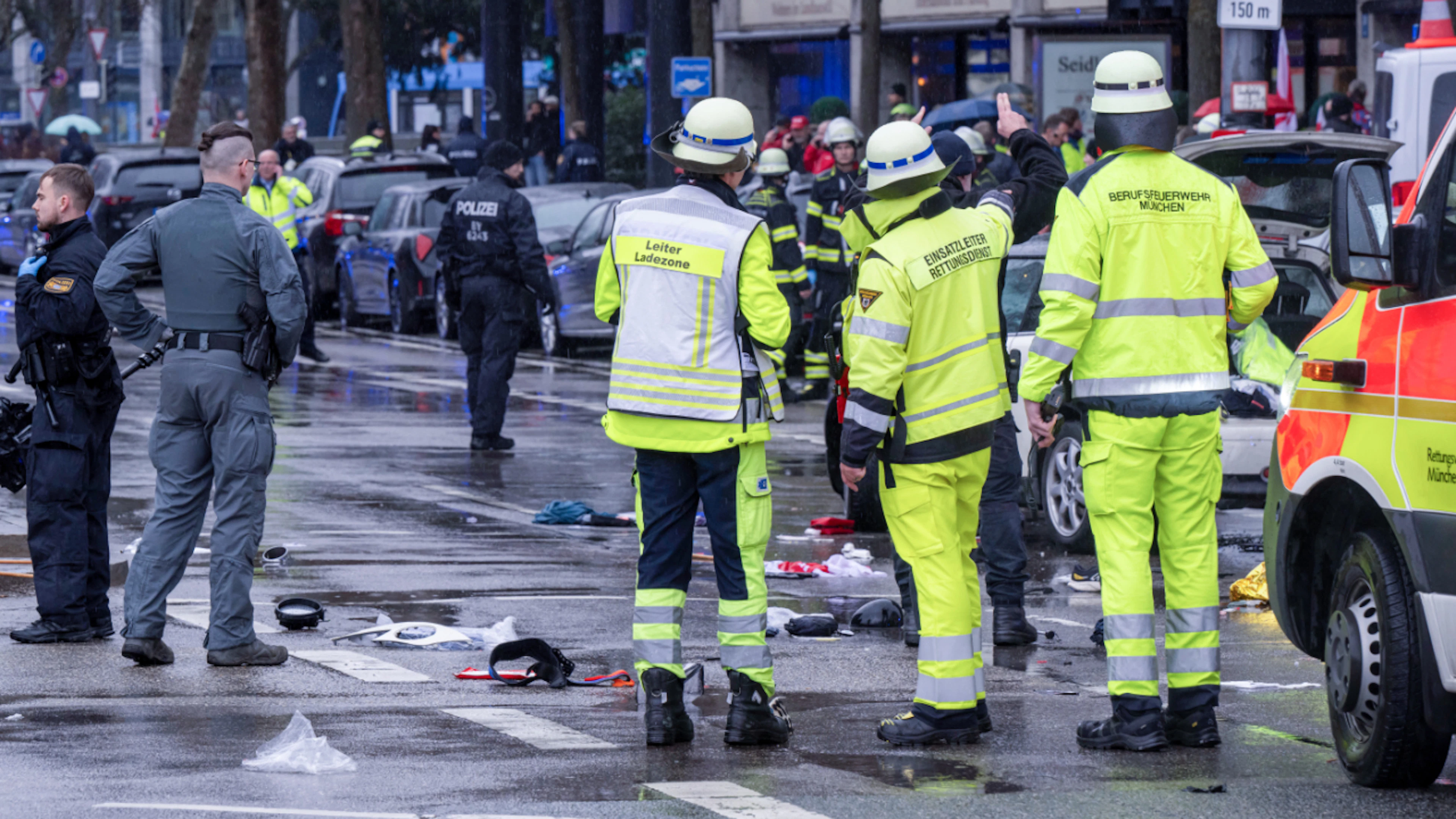 Ergastolo per l'afghano che guidò un'auto sulla folla a Monaco di Baviera nel 2025