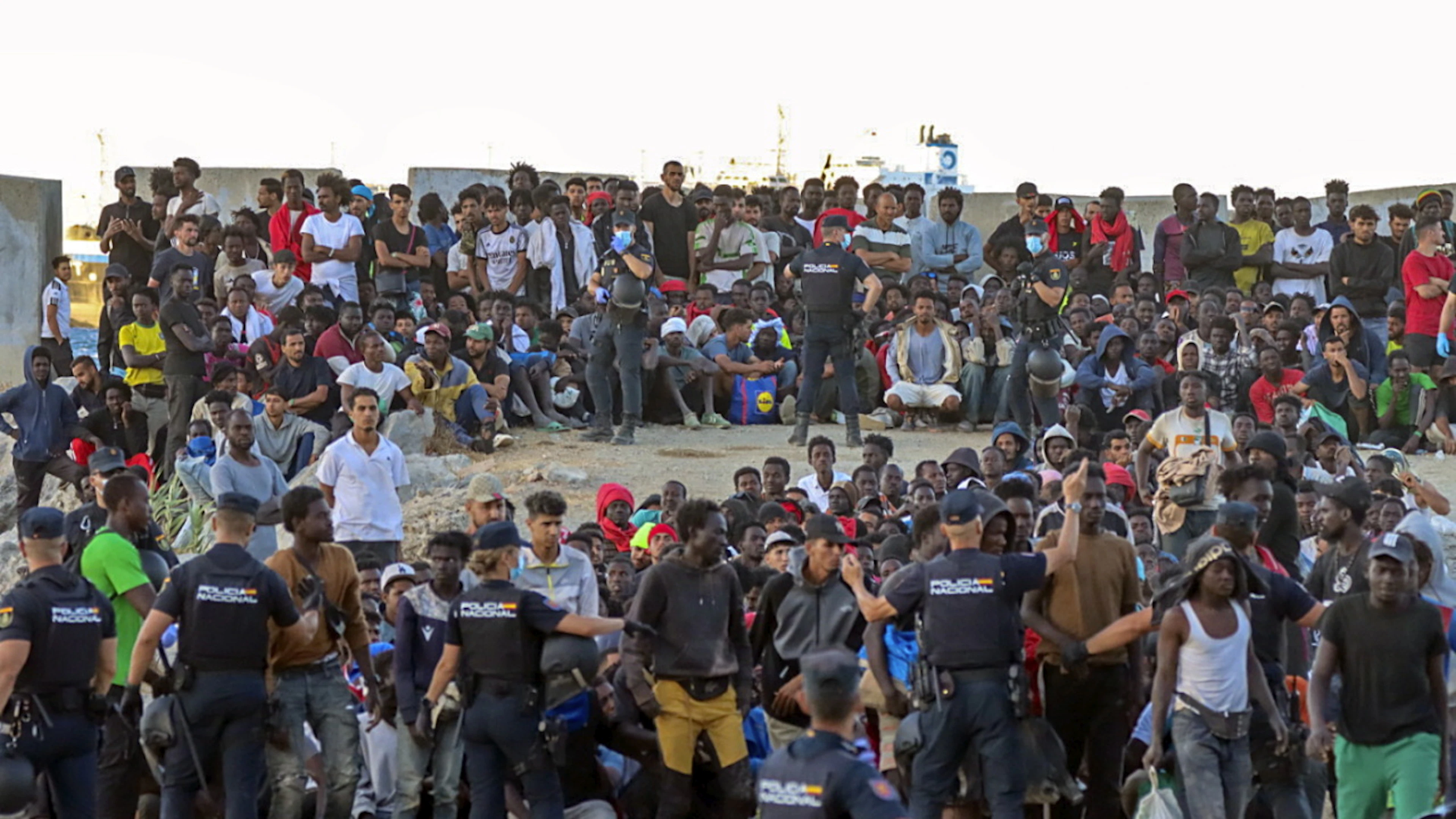 Madrid rafforza la sicurezza e invia due fregate a Ceuta