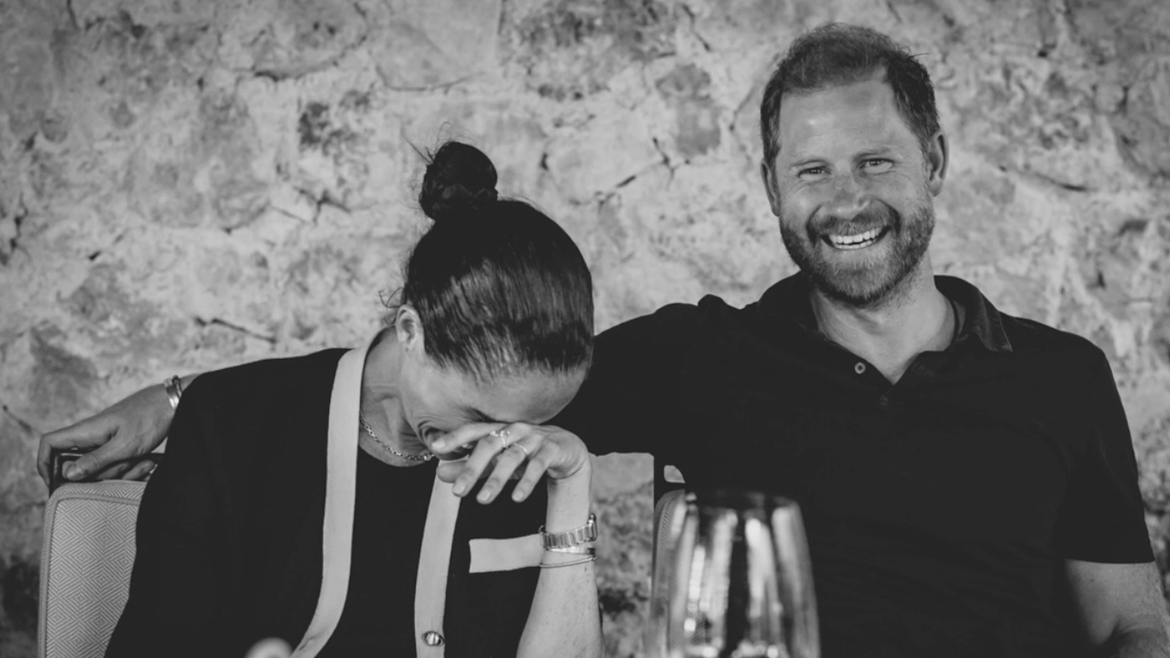 Le foto delle vacanze di Harry e Meghan riaccendono le voci di crisi
