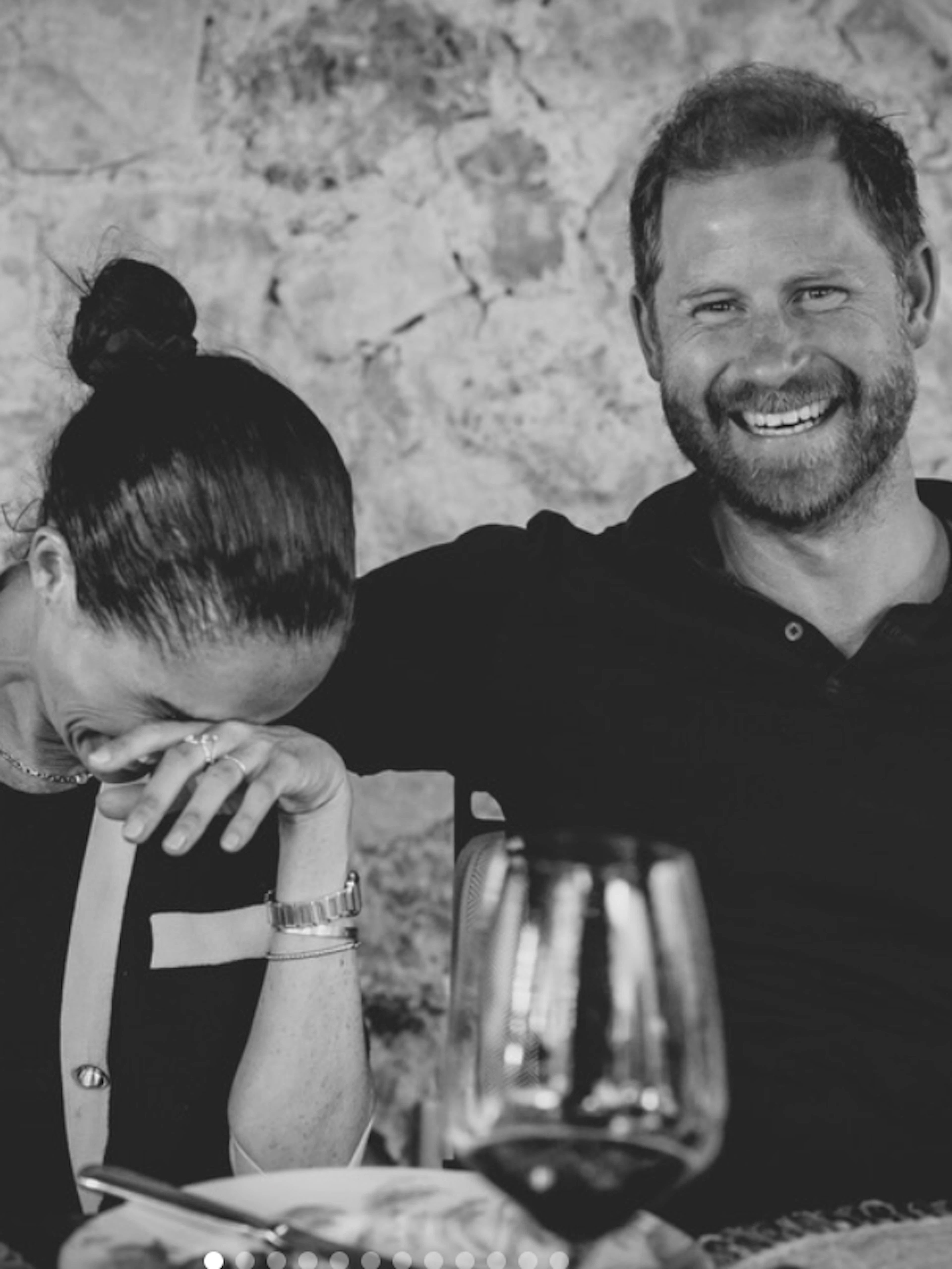 Le foto delle vacanze di Harry e Meghan riaccendono le voci di crisi