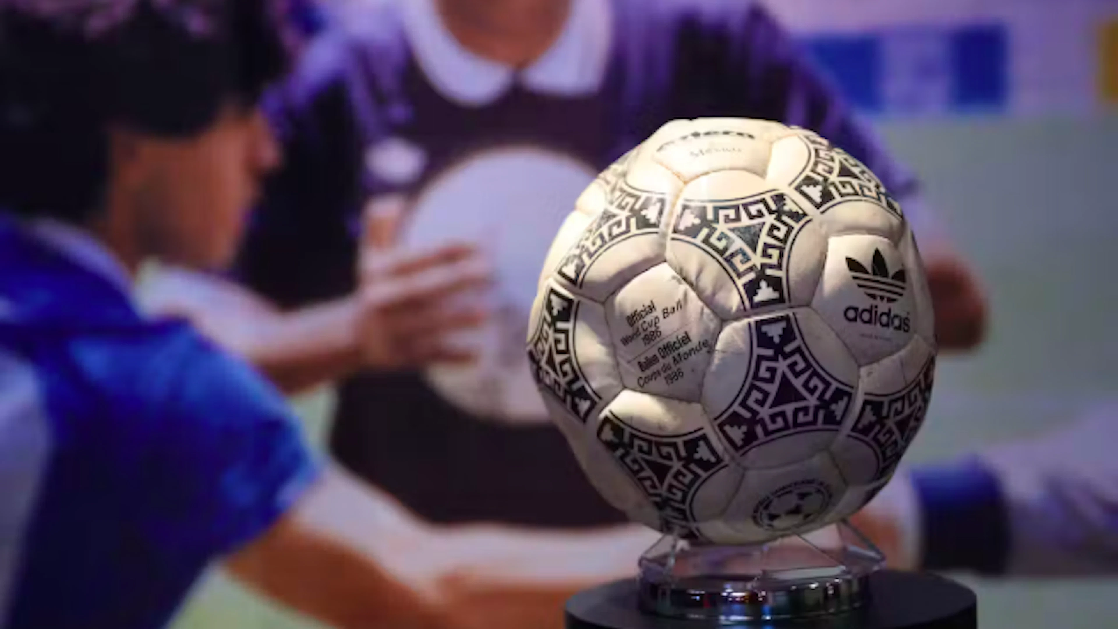 Mondial 1986 : le ballon de la «main de Dieu» s'annonce historique aux enchères