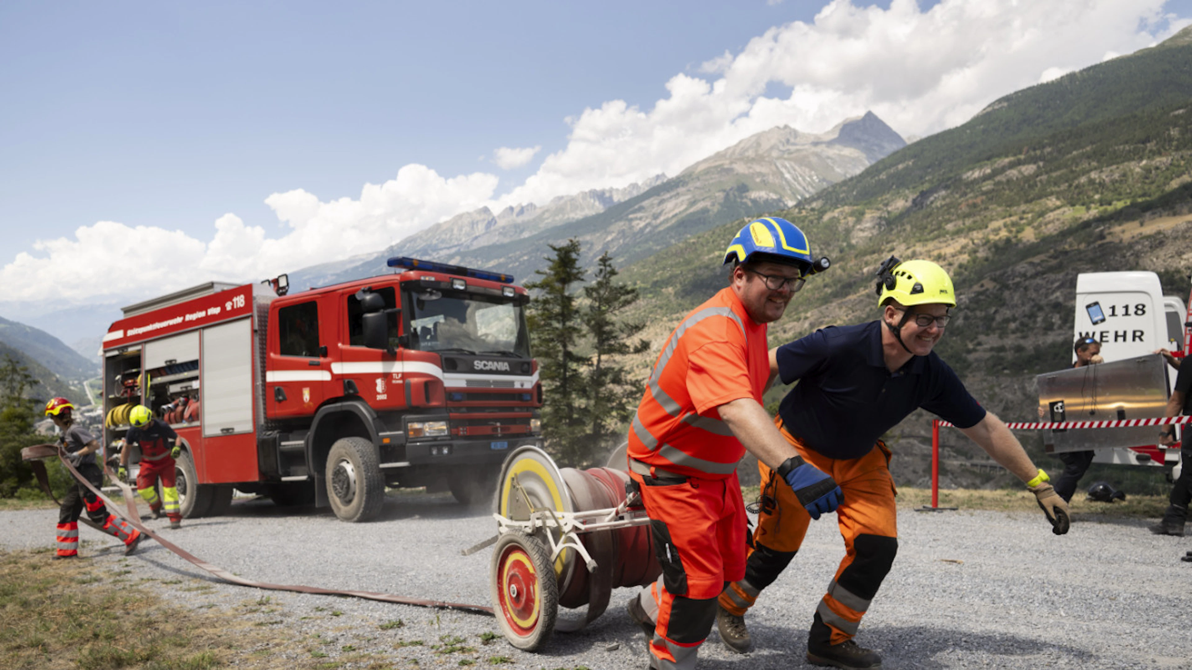 Le Valais partage son expertise des feux de forêt avec Berne