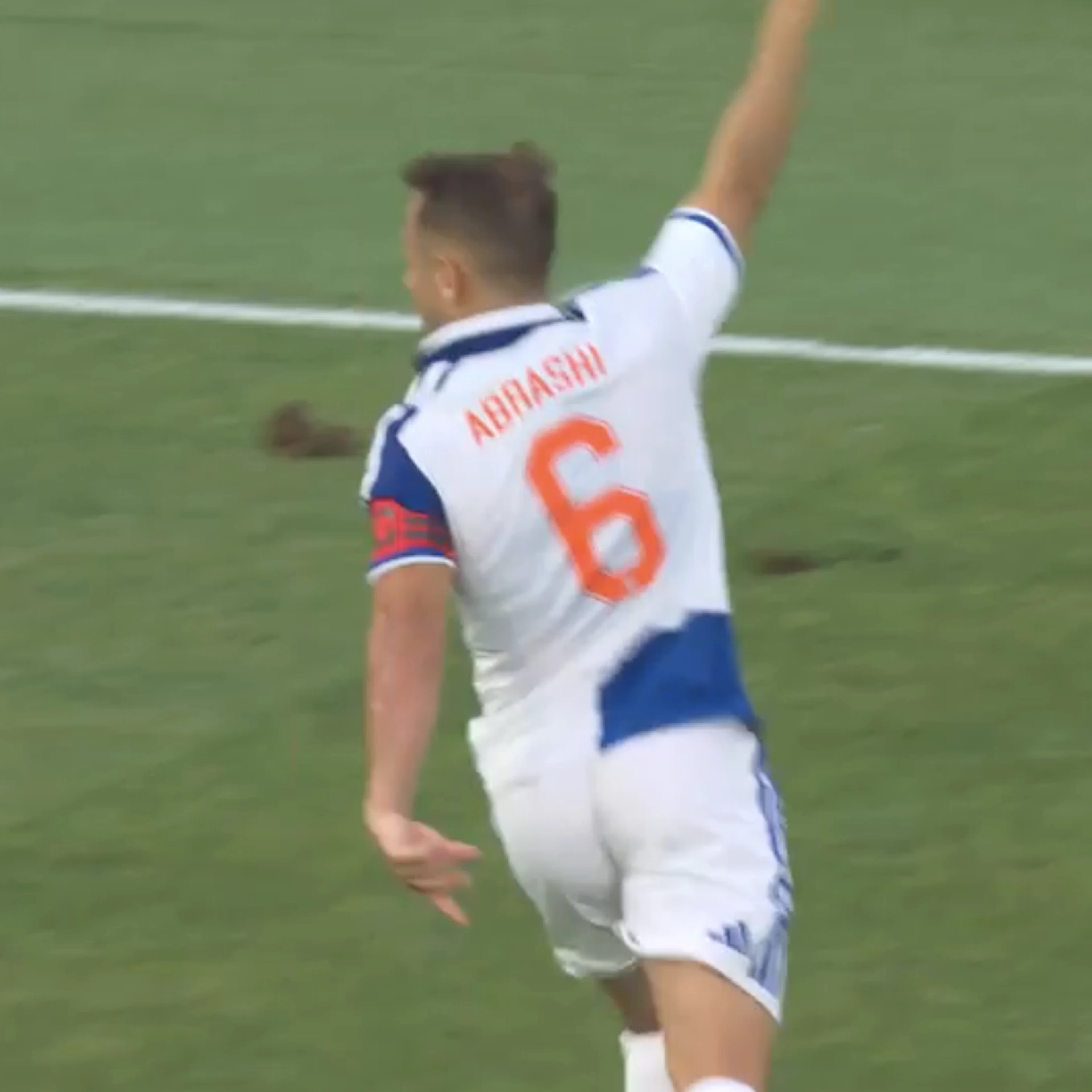 Hier erzielt Amir Abrashi sein erstes Super-League-Tor seit 2015