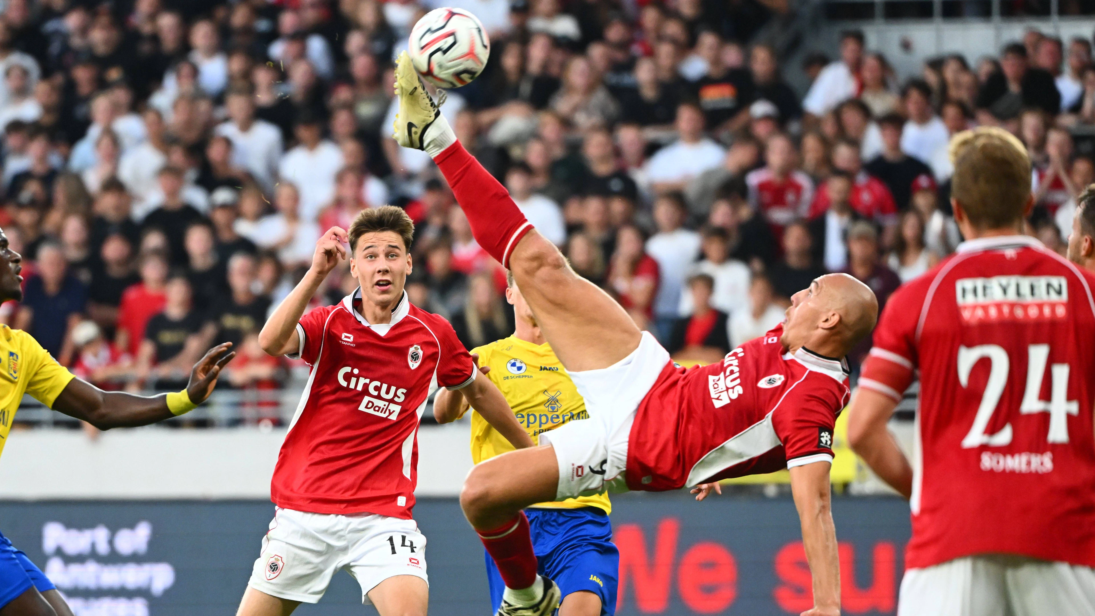 Michi Frey scores twice on his return to Royal Antwerp