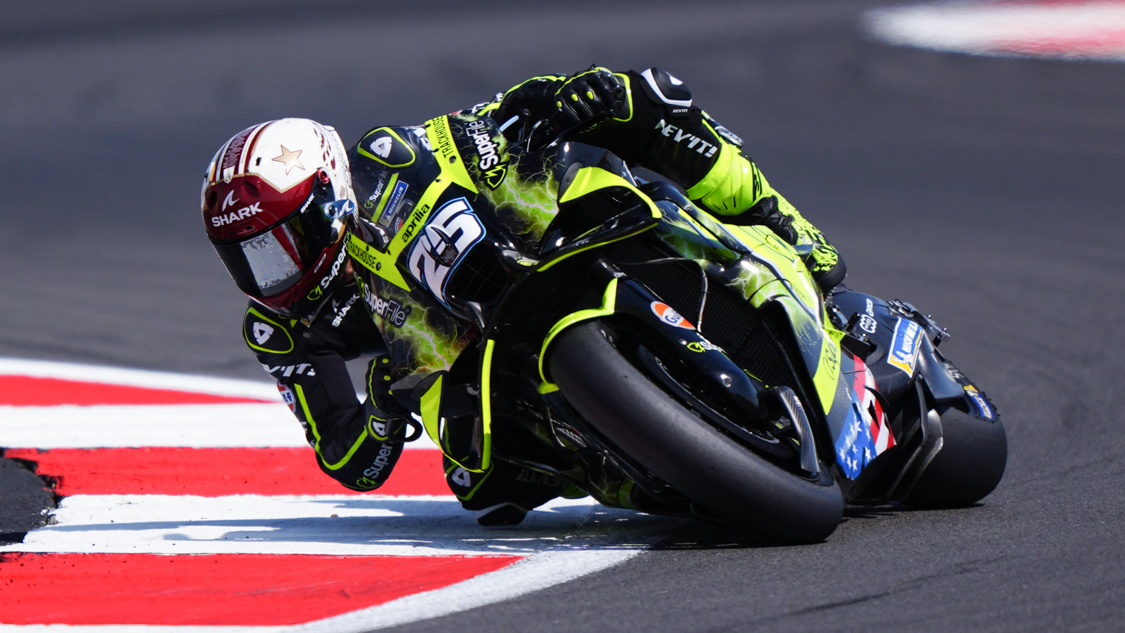 Raul Fernandez vince a Silverstone