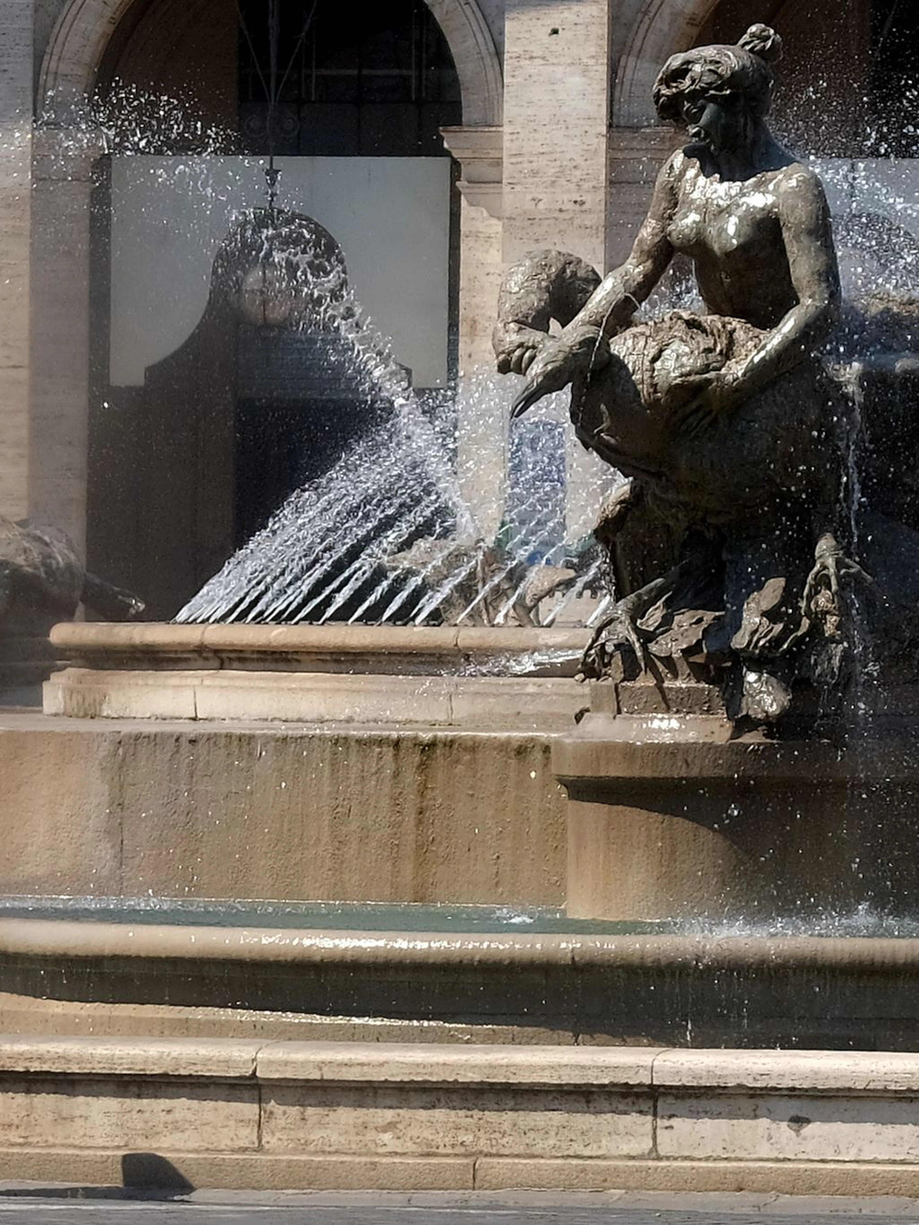 Deutscher badet in Roms Brunnen – jetzt wird es teuer